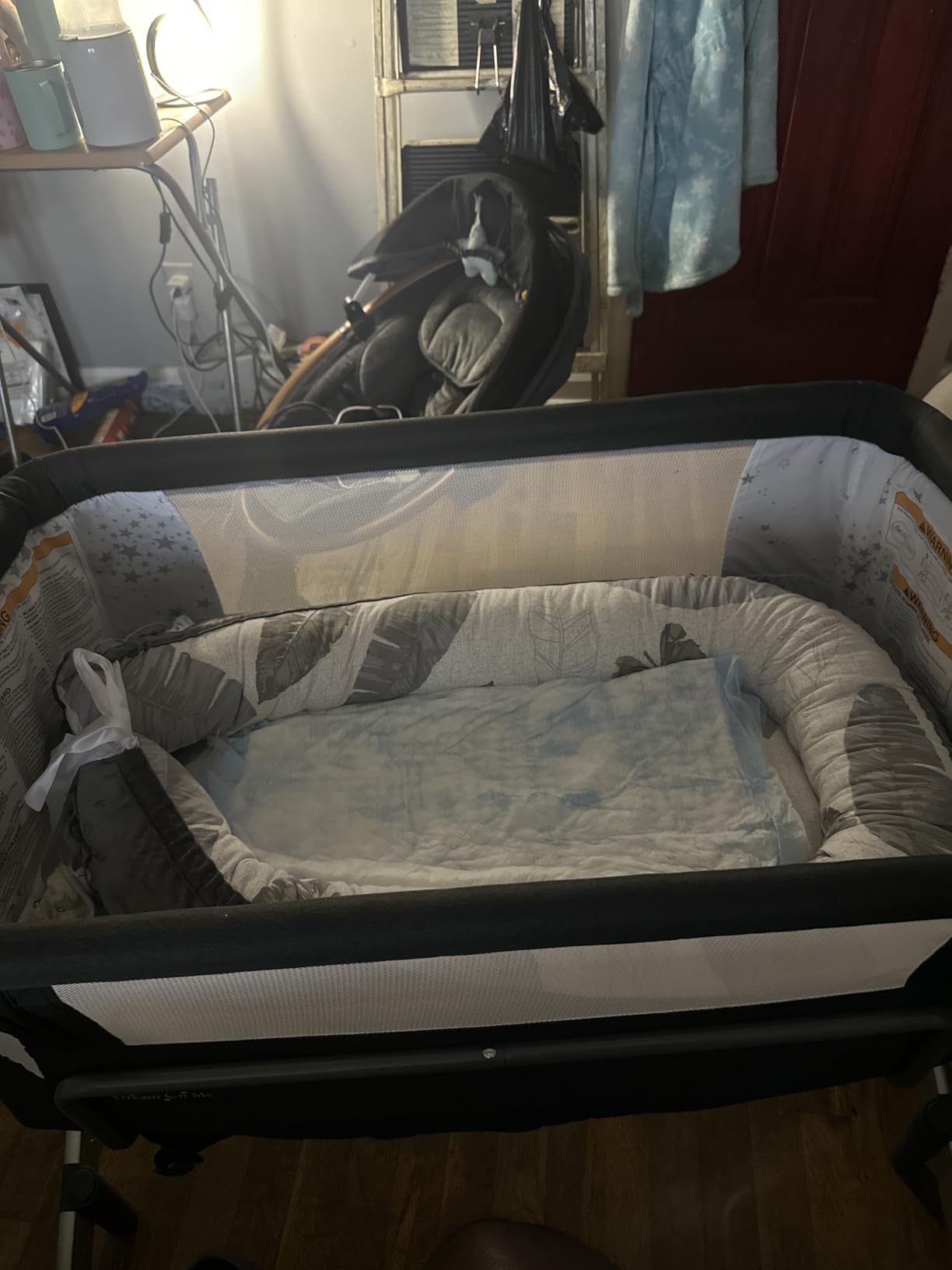 Dream On Me Skylar Bassinet & Bedside Sleeper, Adjustable Height, Grey | Breathable Mesh Sides, Plush Mattress Pad, Wheels with Safety Locks, Compact Fold & Travel Bag Included, BSA Verified customer photo 1