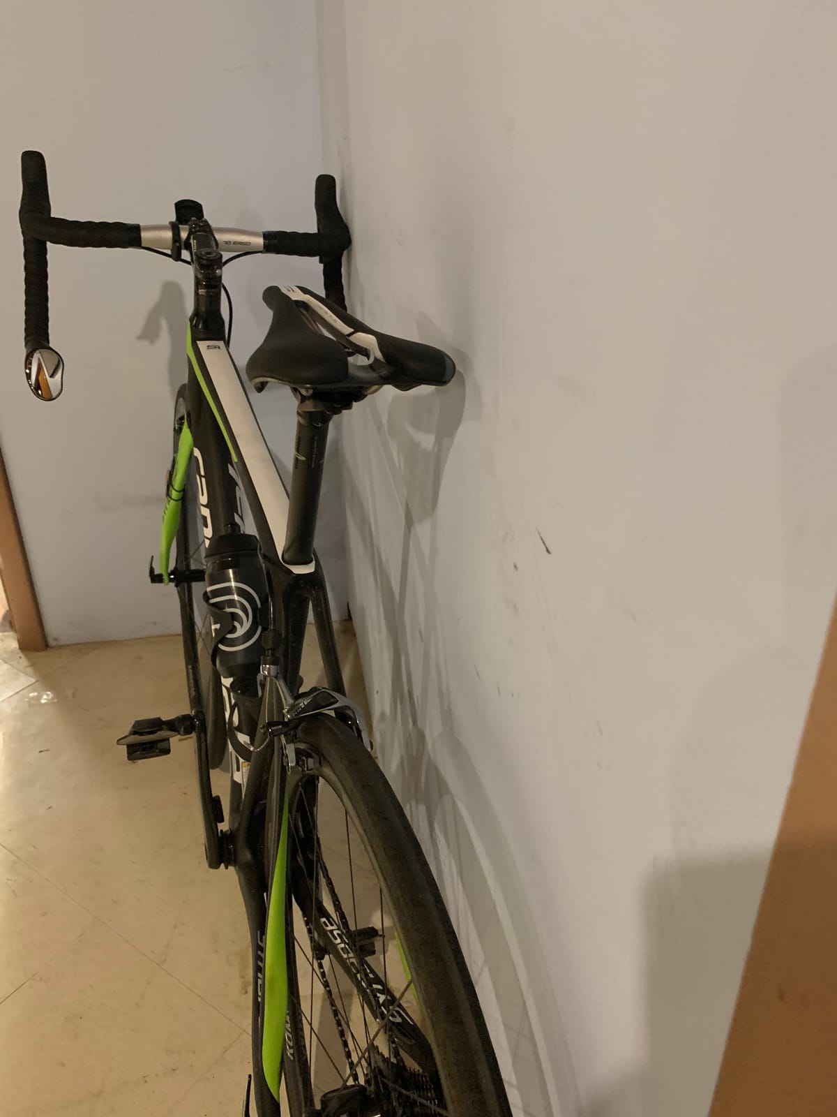 Selle Italia SLR Boost Endurance Ti316 Superflow Road Bike Saddle - Comfortable Road Bicycle Seat - Short Nose Saddle Road, Racing, Endurance, & Triathlon, Black & White, 248 x 130mm, 202g (SI510739) customer photo 2