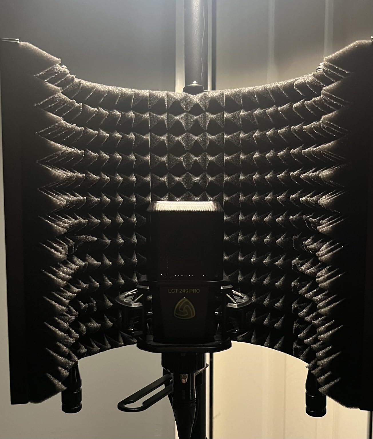 Professional Studio Recording Microphone Isolation Shield, Pop Filter, High density absorbent foam is used to filter vocal. Suitable for Blue Yeti and other condenser microphones (AO-504 With Stand) customer photo 2