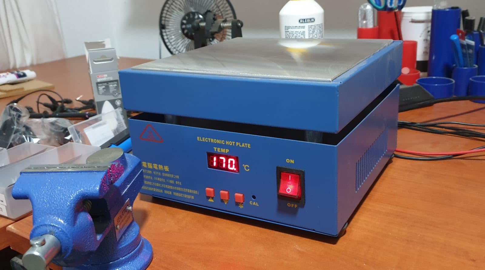 Soldering Hot Plate 200x200mm 850W LED Electric Preheat Rework Station | Soiiw LED Microcomputer Electric Welder Hot Plate Rework Heater for PCB Rework Phone Screen Repair Welding Lab Heating customer photo 2