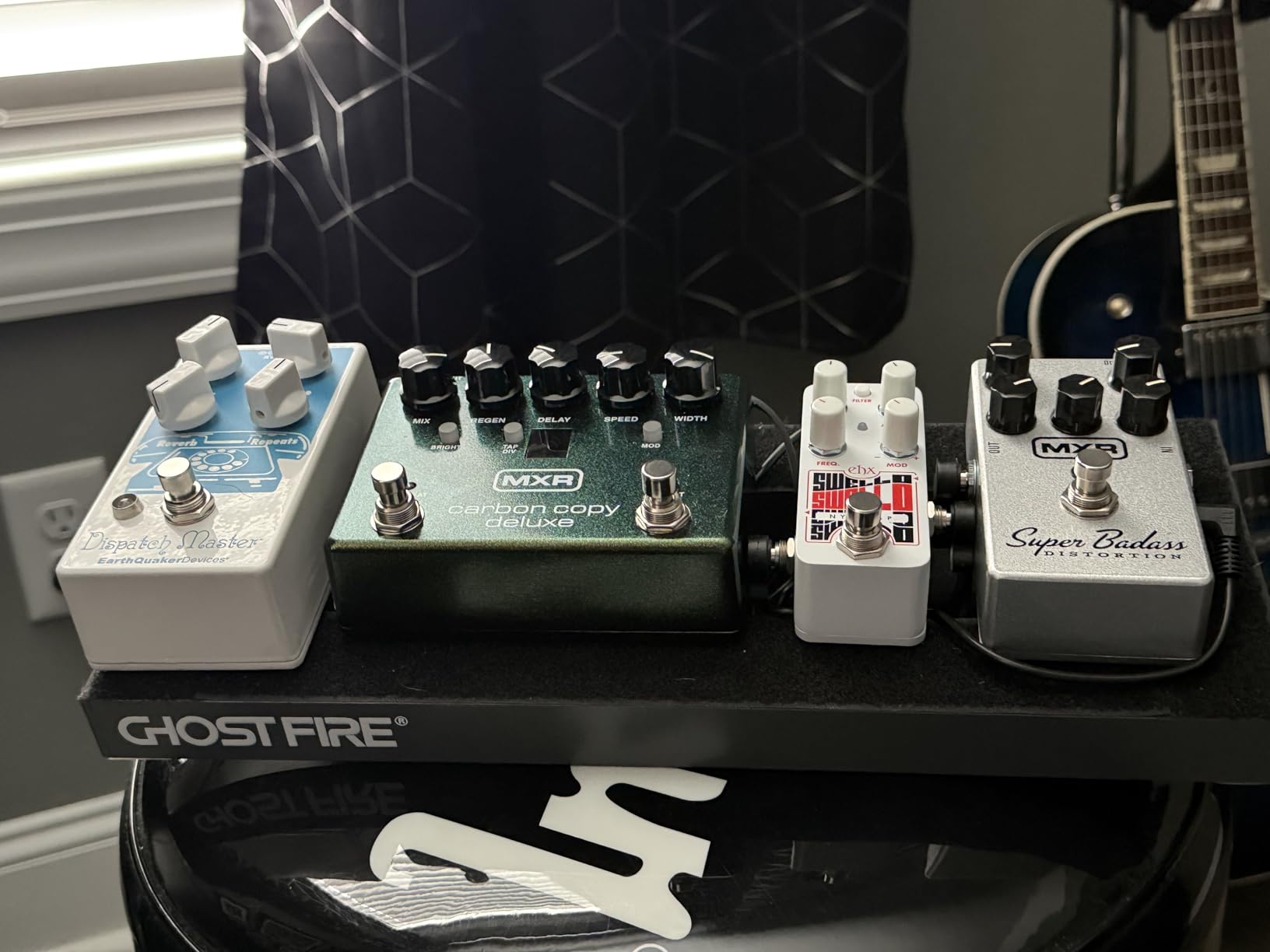Ghost Fire Guitar Pedal Board Aluminum Alloy 0.8lb Super light Effect Pedalboard 13.7''x5.5'' with Carry Bag, SPL-01 customer photo 2