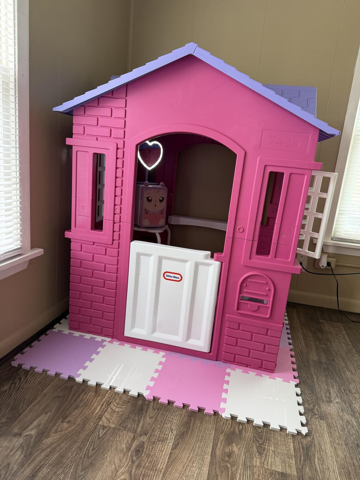 Little Tikes Cape Cottage Playhouse - Blue Large customer photo 2