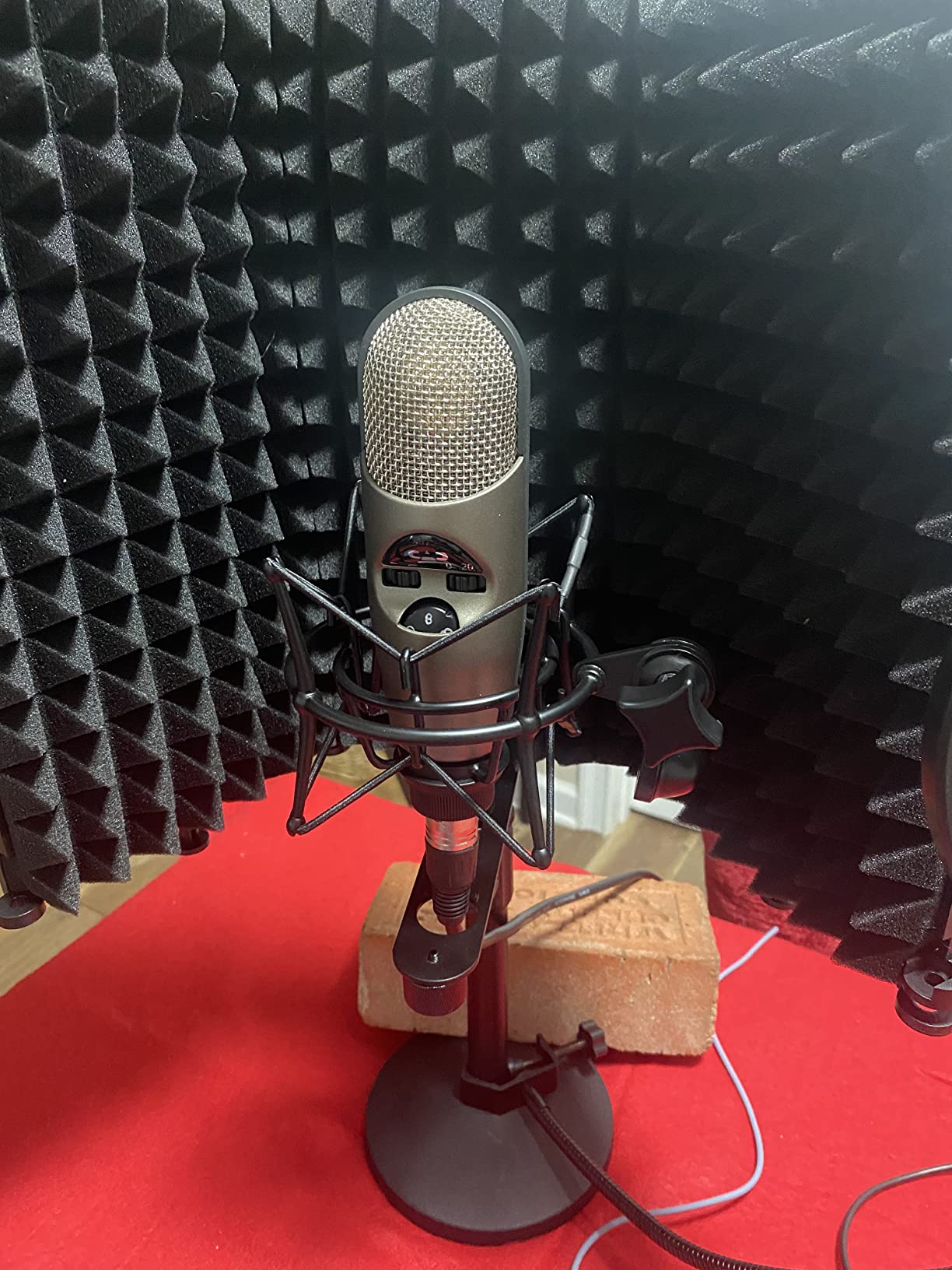 Moukey Microphone Isolation Shield, Foldable Mic Shield with Triple Sound Insulation, Reflection Filter with 3/8