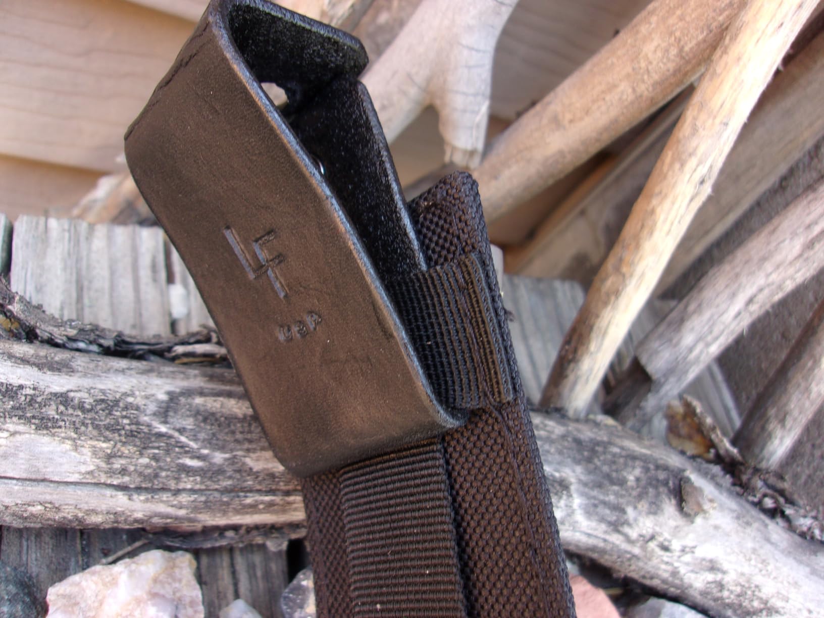 Gerber Gear Ultimate Survival Knife, Fixed Blade Knife with Combo Edge, includes Fire Starter Edge and Ferro Rod, Whistle, Sheath with Integrated Sharpener - Bushcraft, Hunting and Camping Tool customer photo 2