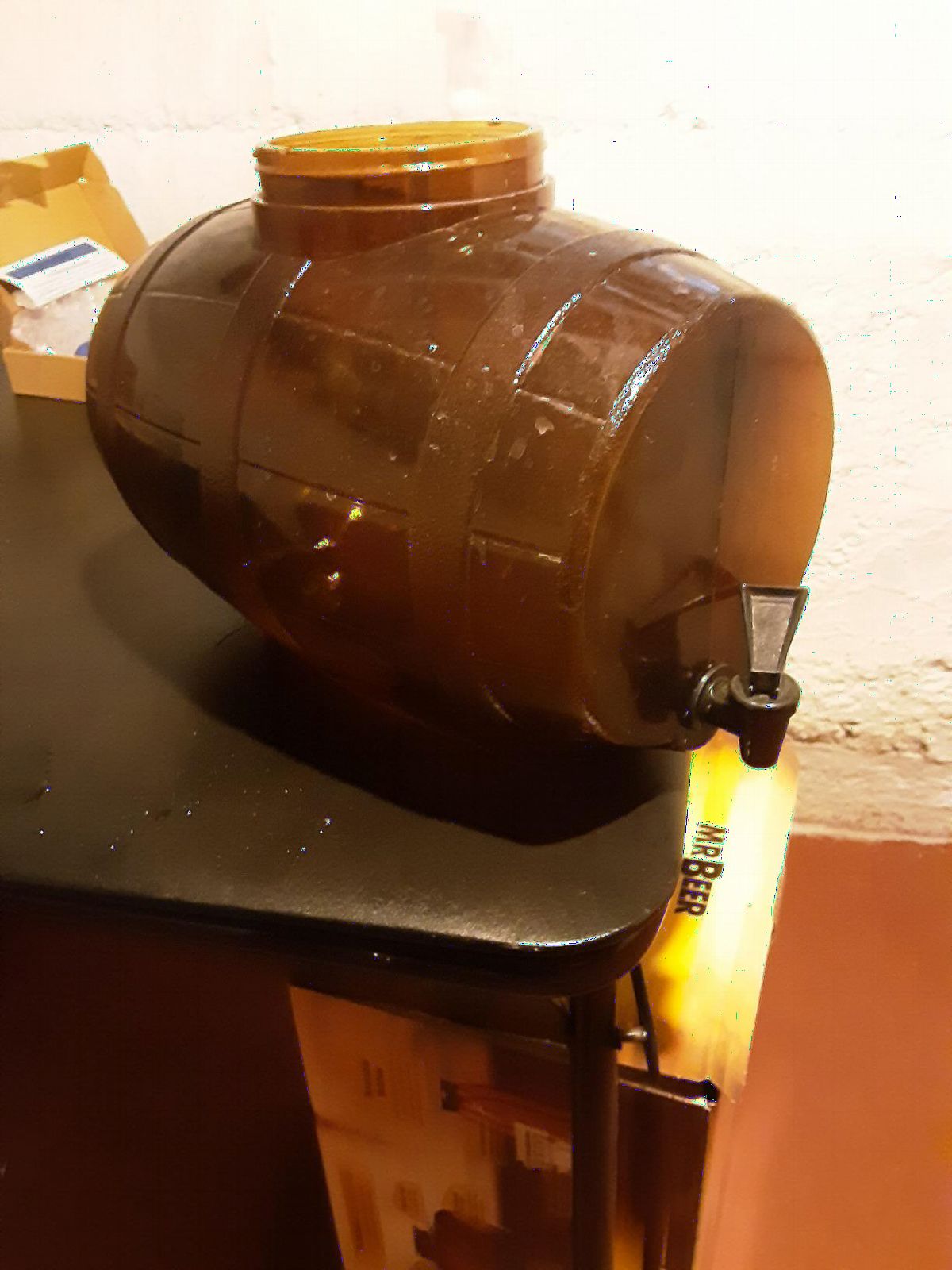 Mr. Beer - Craft Beer Making Kit 4 Gallon Complete DIY Home Brew Set Everything Included, Bottles, Refills Brew in 30 Minutes customer photo 2