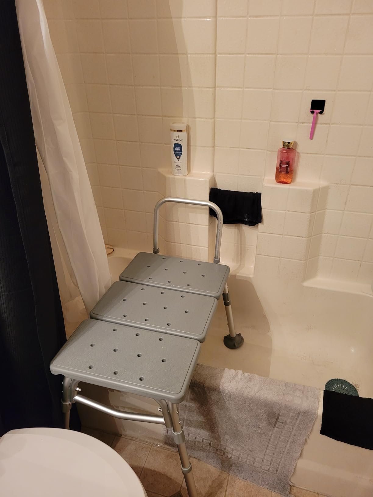 Medline Transfer Bench for Bathtubs and Showers, Adjustable Shower Bench and Bath Seat For Seniors and adults, Slip-resistant Feet, Heavy-Duty 400 lb. Weight Capacity, Tool-Free Assembly customer photo 1