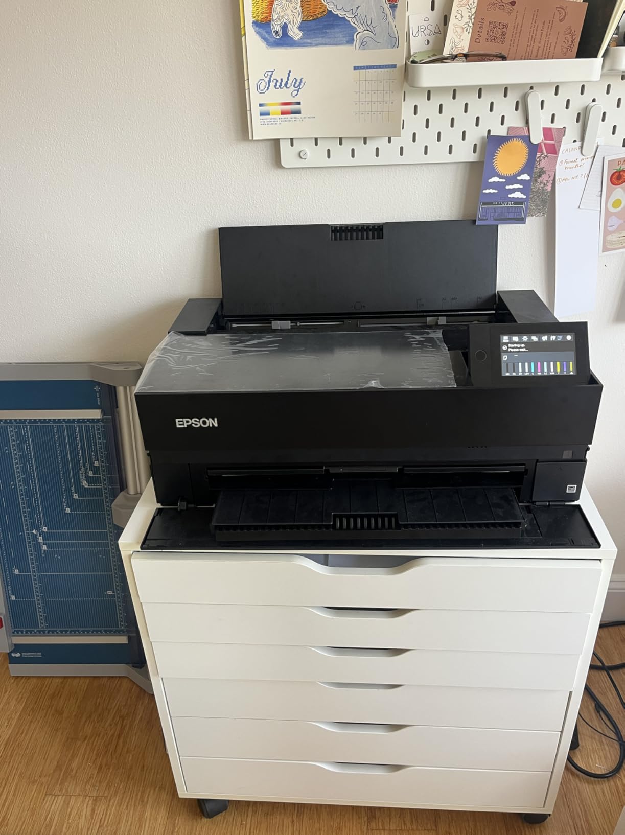 Epson SureColor P900 17-Inch Professional Photo Printer with Wireless Connectivity and 4.3-Inch Touchscreen customer photo 1