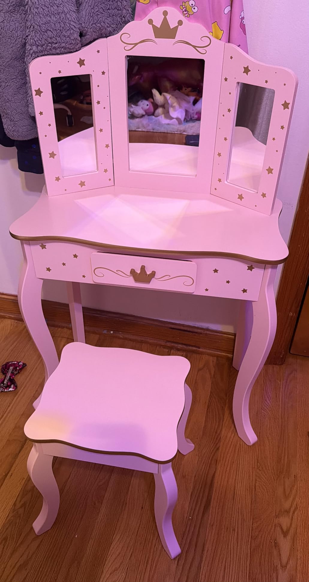 UTEX Pink Crown Princess Kids Vanity Set with Drawer for Little Girls, Wooden Toddler Vanity, Kids Vanity Table and Chair Set, Crown and Star Patterns, Gold Edge Trim, Princess Style customer photo 2