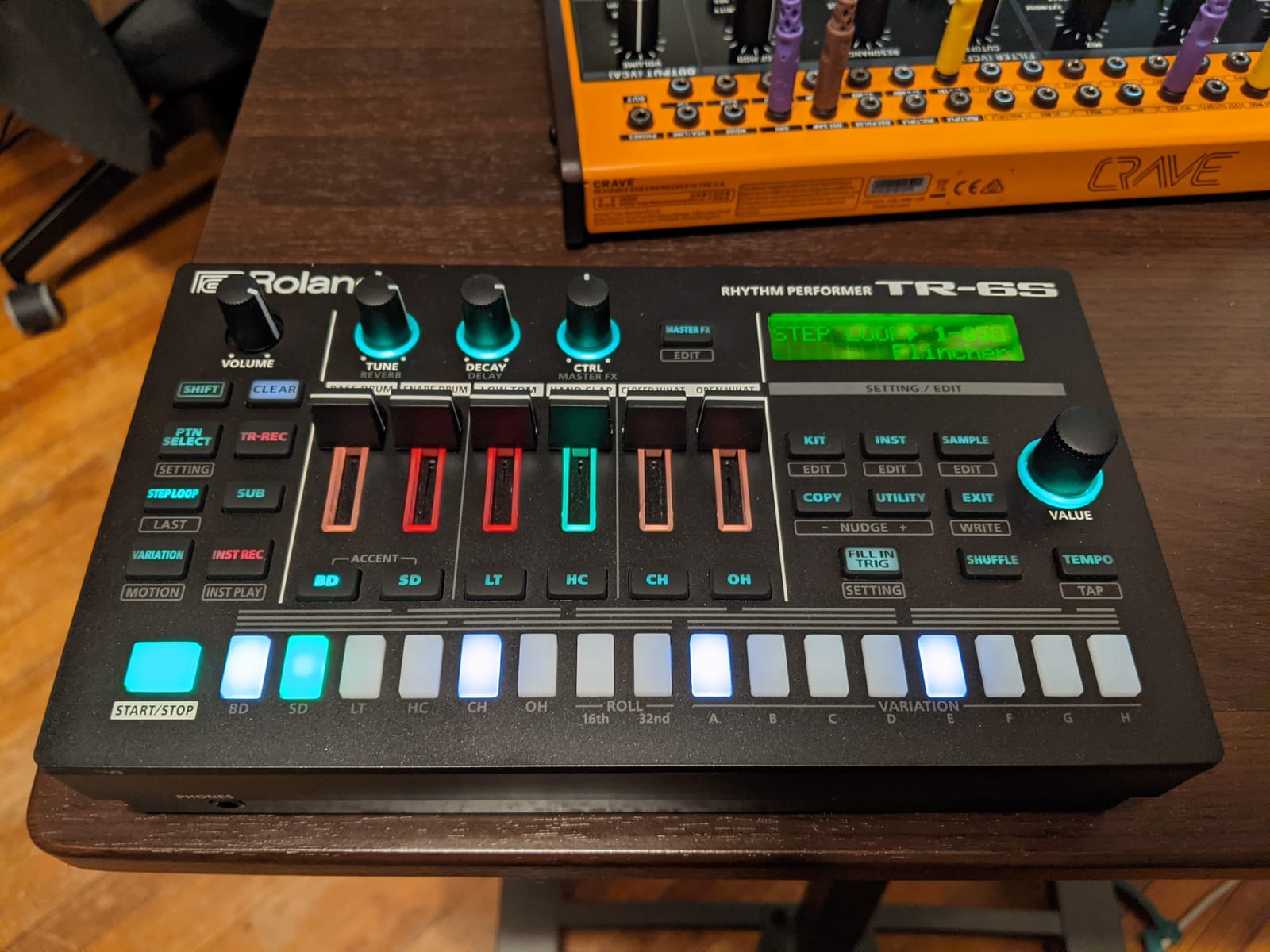 Roland TR-6S Rhythm Performer Compact Drum Machine with Six Tracks customer photo 2
