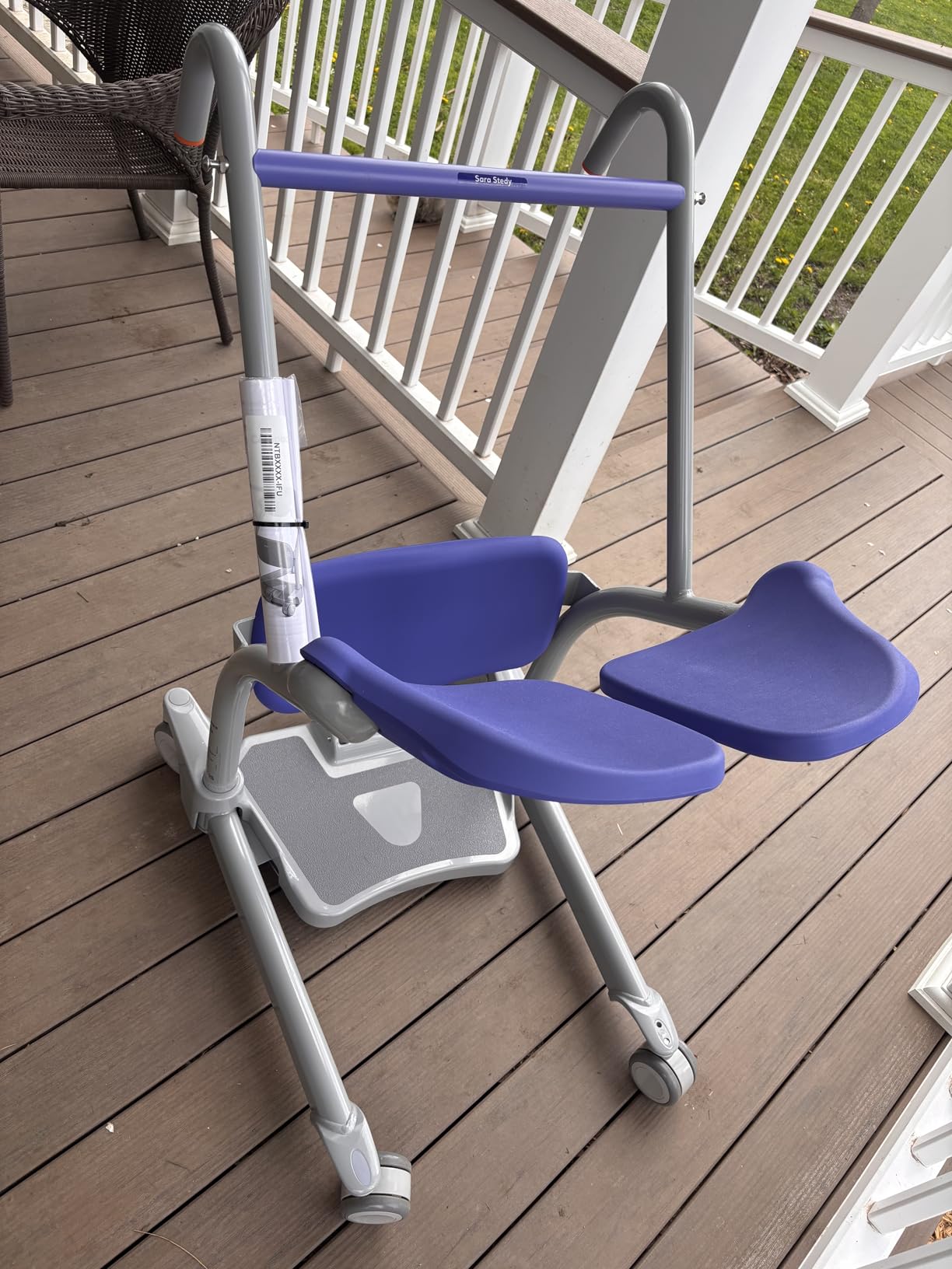 Arjohuntleigh Compact Sara Stedy Sit to Stand Manual Patient Lift Aid | Fully Assembled Elderly Assistance Products | Holds up to 400 Pounds | Intended for Users 4'6