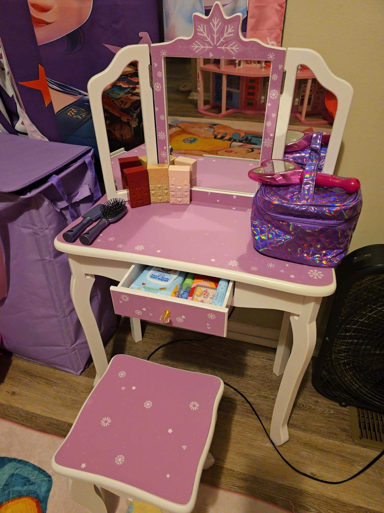 JOYMOR Kids Vanity Set, Wooden Princess Makeup Table with Stool, Tri-Folding Mirror, Large Drawer, Solid Wooden Legs Pretend Beauty Make Up Dressing Play Set for Girls Best Gift (Purple) customer photo 2