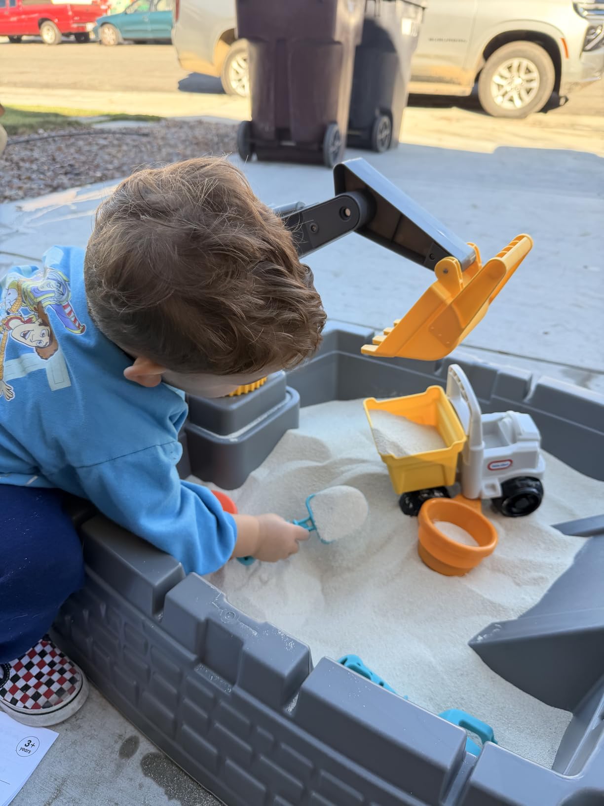 Little Tikes Dirt Diggers Excavator Sandbox for Kids, Including lid and Play Sand Accessories, Multicolor customer photo 1