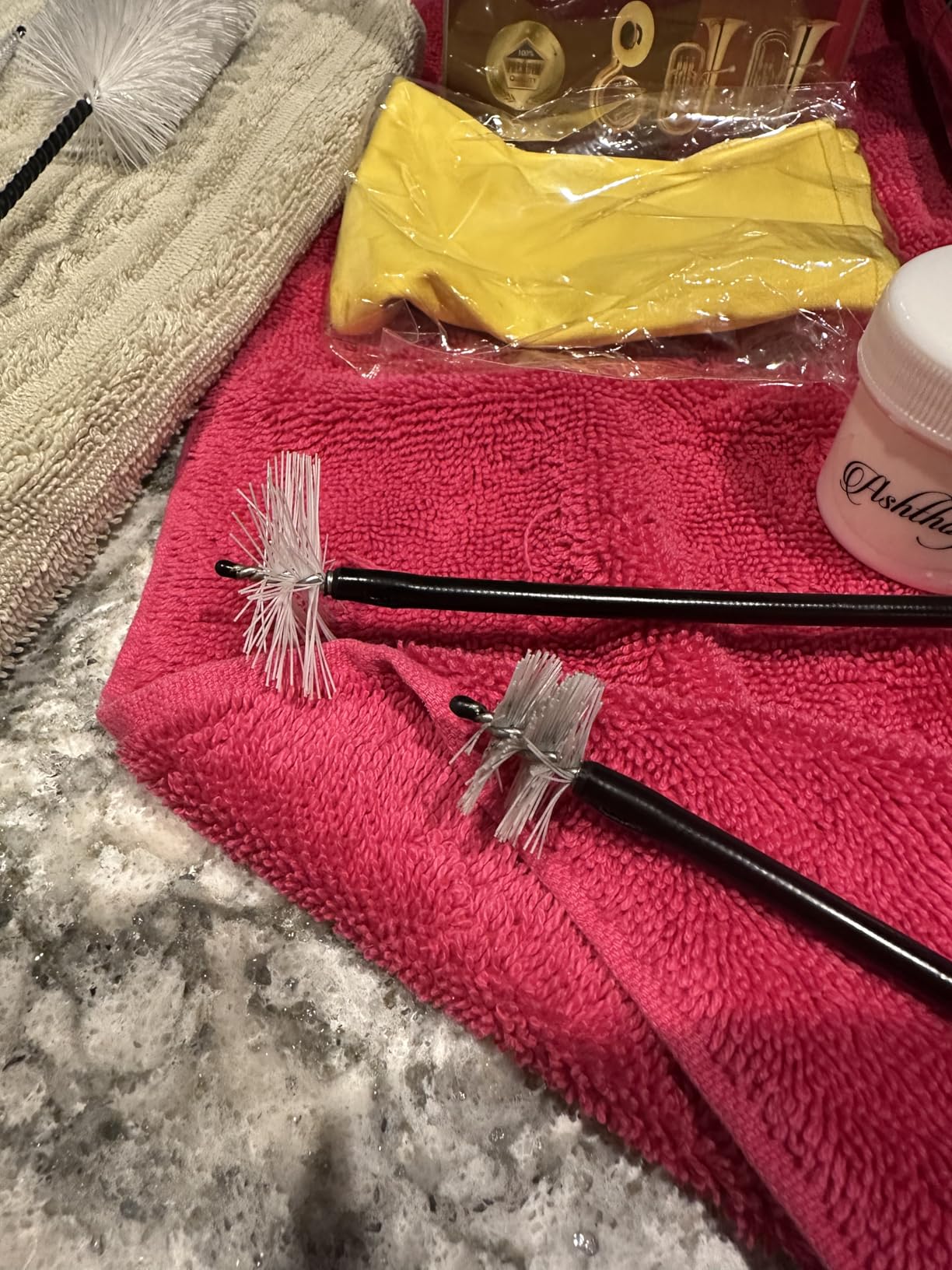 Libretto Low Brass ALL-INCLUSIVE Cleaning Kit with Instructions: Valve Oil + Slide Grease + Cleaning Cloth + Mouthpiece/Valve/Bore Brushes. A Great Gift for Tuba, Euphonium, Baritone, Sousaphone & More customer photo 1