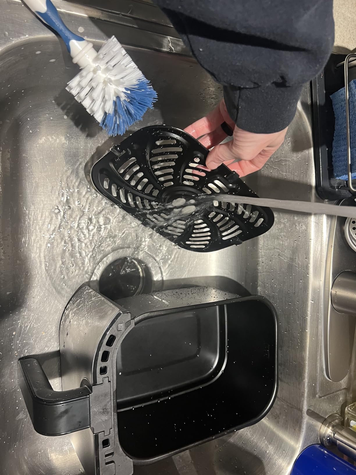 Chefman TurboFry Touch Dual Air Fryer, Maximize The Healthiest Meals With Double Basket Capacity, One-Touch Digital Controls And Shake Reminder For The Perfect Crispy And Low-Calorie Finish customer photo 1