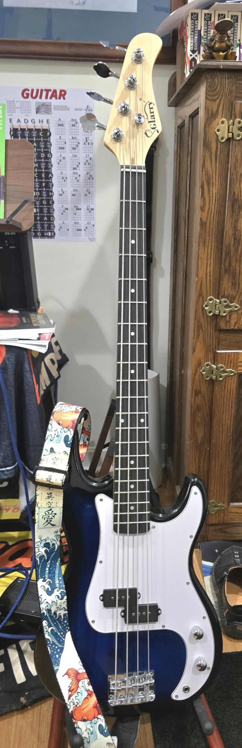 GLARRY Full Size Electric Bass Guitar Beginner Kit 4 String with 20W AMP, Cable, Strap, Bag and Accessories (Dark Blue) customer photo 1