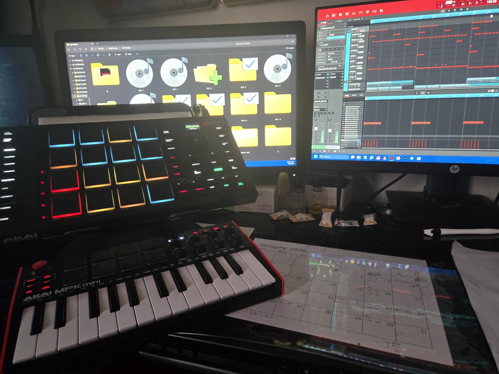 Akai Professional MPC Studio USB MIDI Pad Controller | 16 Velocity-Sensitive RGB MPC Pads, MPC Software, Assignable Touch Strip, for Beat Makers and Music Producers customer photo 2