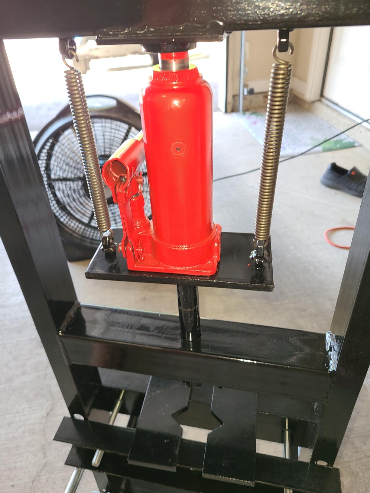 TUFFIOM 6Ton Hydraulic Shop Press with Press Plates, H-Frame Adjustable Working Table Height Garage Benchtop Press, Red, 18.9