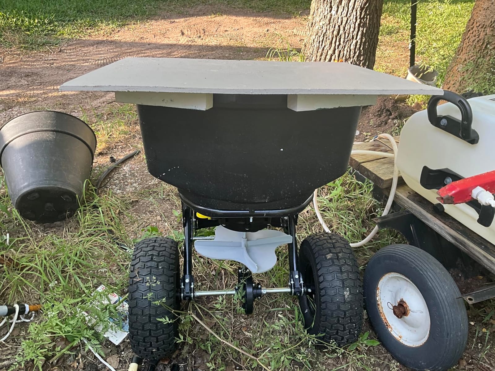 CHAPIN Tow-Behind Turf Spreader with Auto-Stop Waste-Free Coverage | 150-lb capacity, ATV/UTV/lawn tractor compatible, dual-impeller system, enclosed bearings for smooth spreading customer photo 2