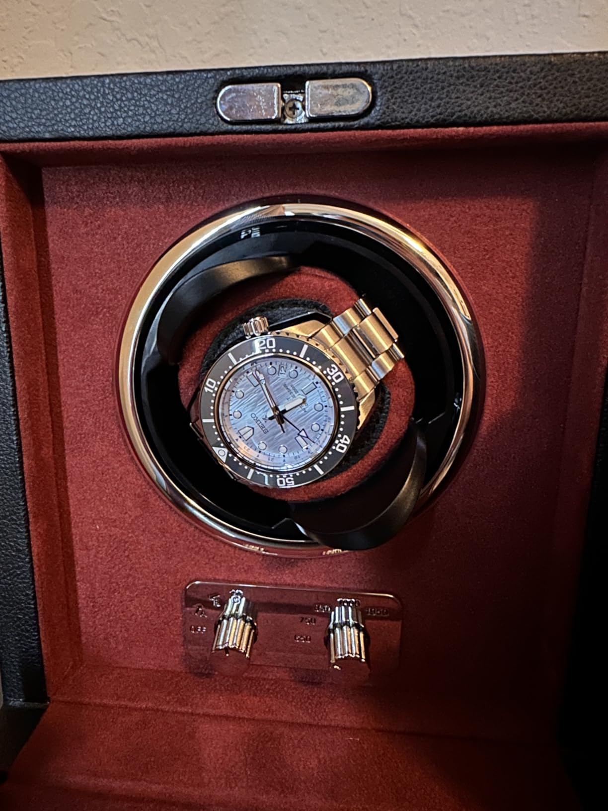 ROTHWELL Single Watch Winder for Automatic Watches with Quiet Motor with Multiple Speeds and Rotation Settings (Tan/Brown) customer photo 1