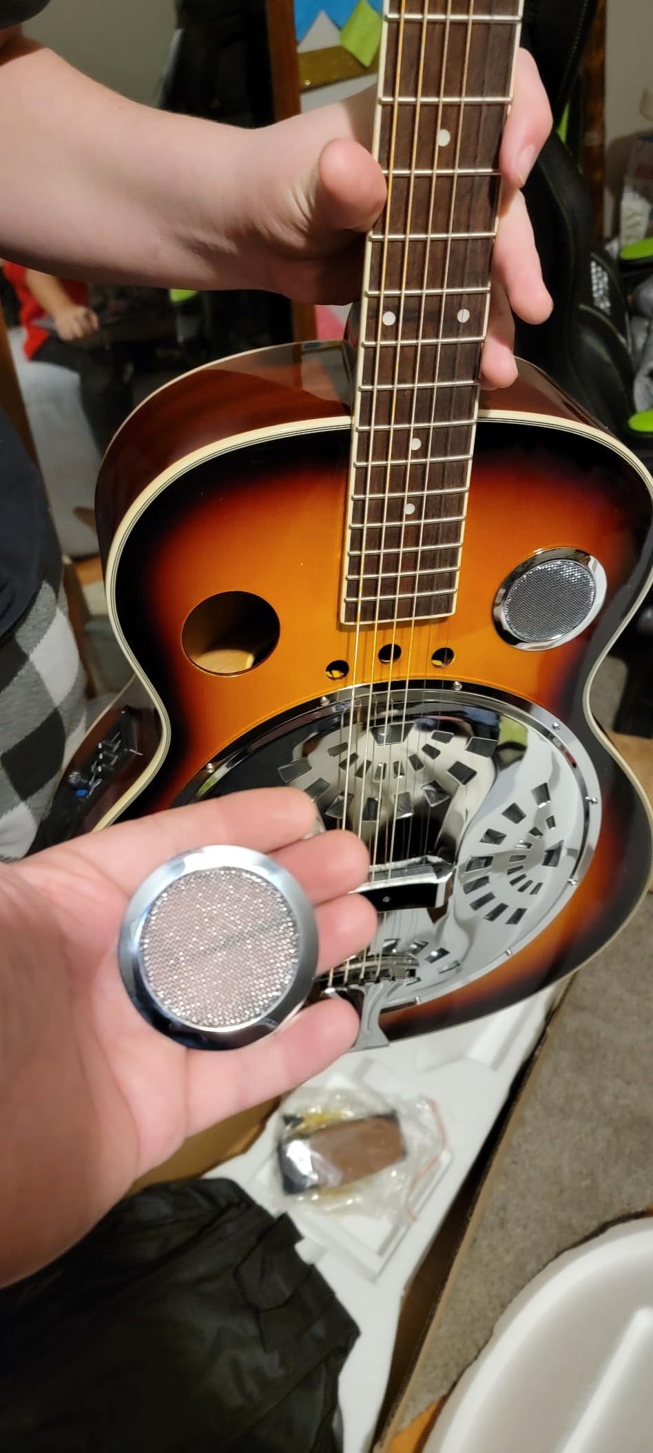 Pyle Resophonic Resonator Acoustic Electric Guitar-6 String Round Neck Sunburst Mahogany Traditional Resonator w/Built-in Pre Amplifier,Case Bag,Strap,Steel Strings,Tuner,Picks customer photo 1