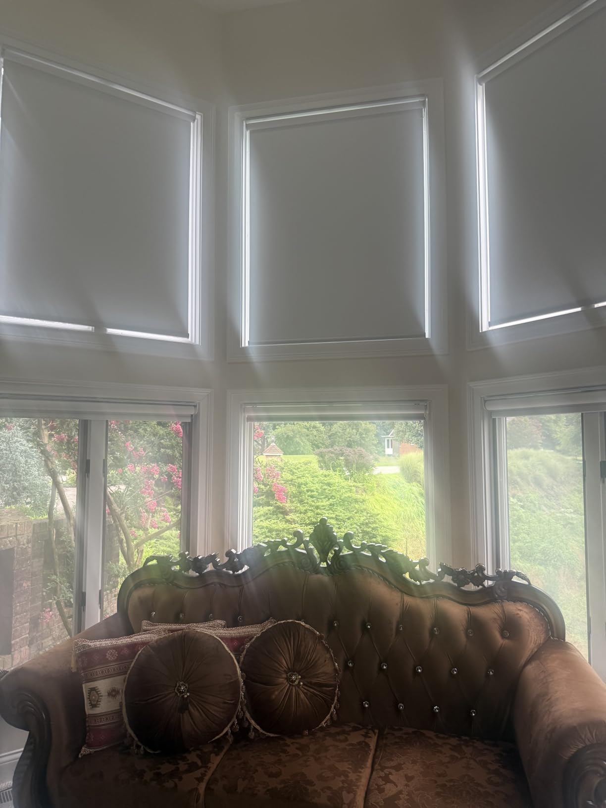 SmartWings Motorized Roller Shades, 100% Blackout, Gentle White | Automatic Blinds for Indoor Windows, Works with Alexa Google Apple Home, Remote & App Control,Solar/USB Charging,Custom Size customer photo 1