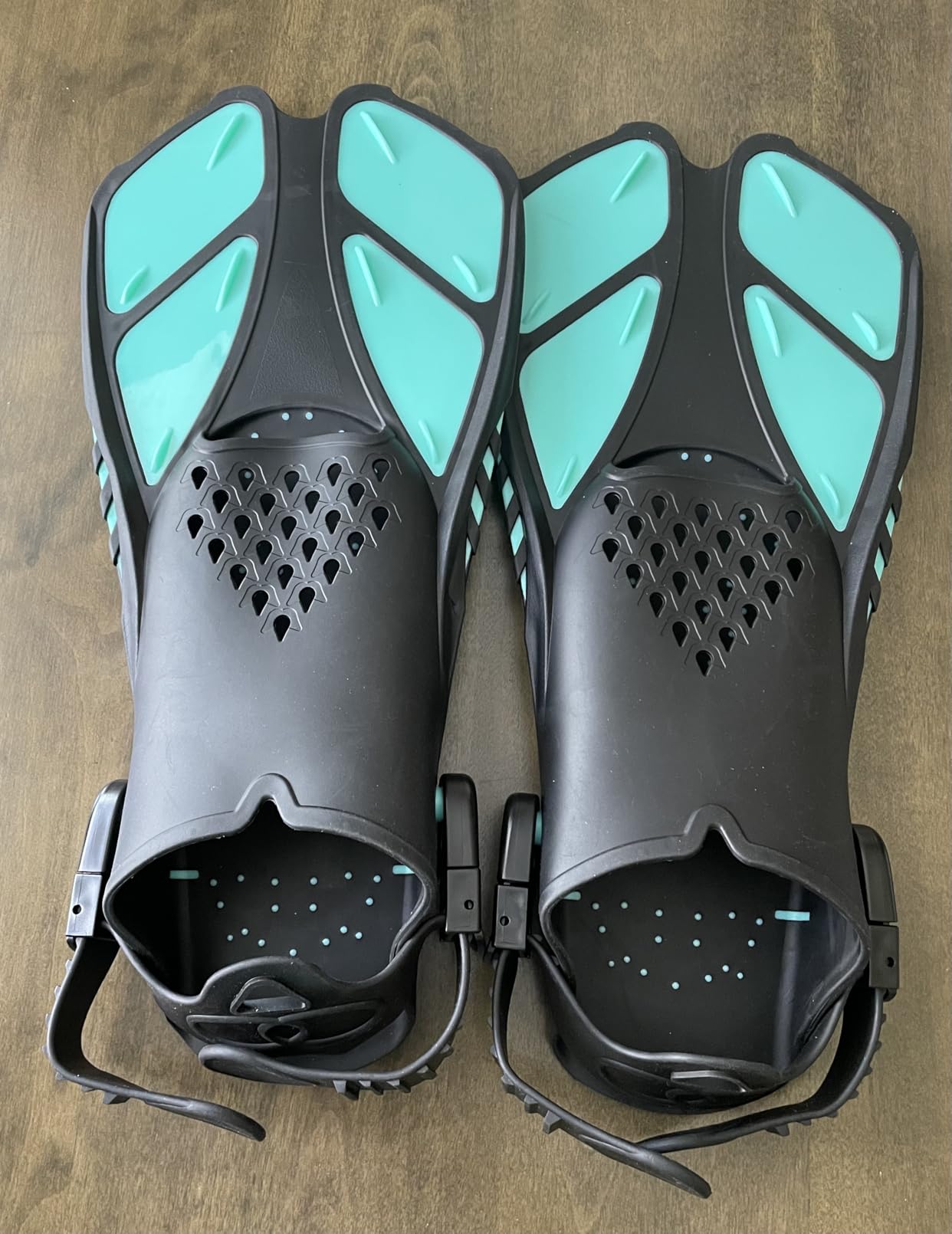 Ubekezele Snorkeling Gear for Adults, 4-in-1 Set with Mask, Snorkel & Fins customer photo 2