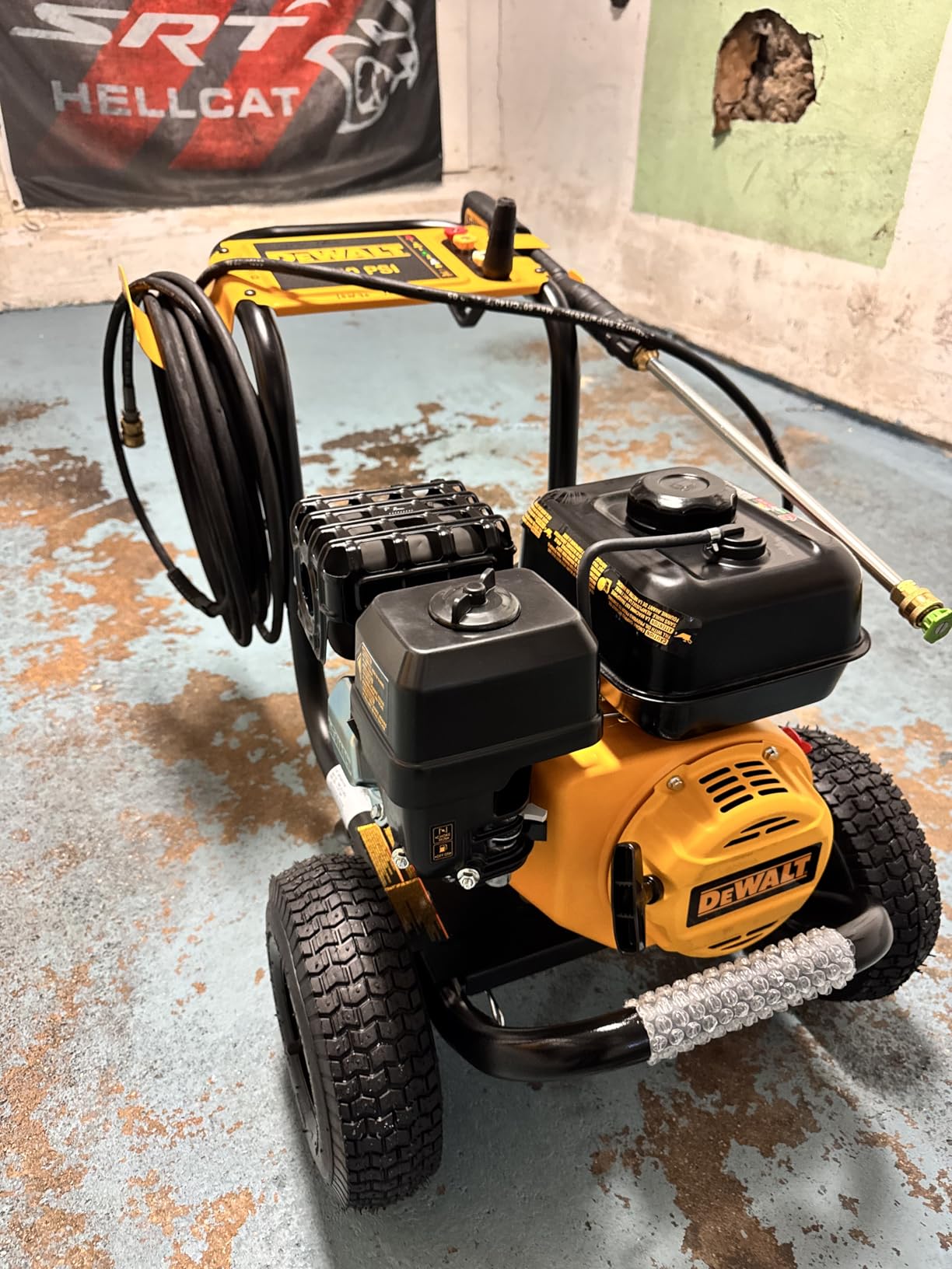 DeWalt 3300 PSI Gas Pressure Washer, 2.4 GPM, Residential Model DXPW3300-S, AAA Axial Cam Pump, 25' Hose, 5 Nozzles, 49-State customer photo 2