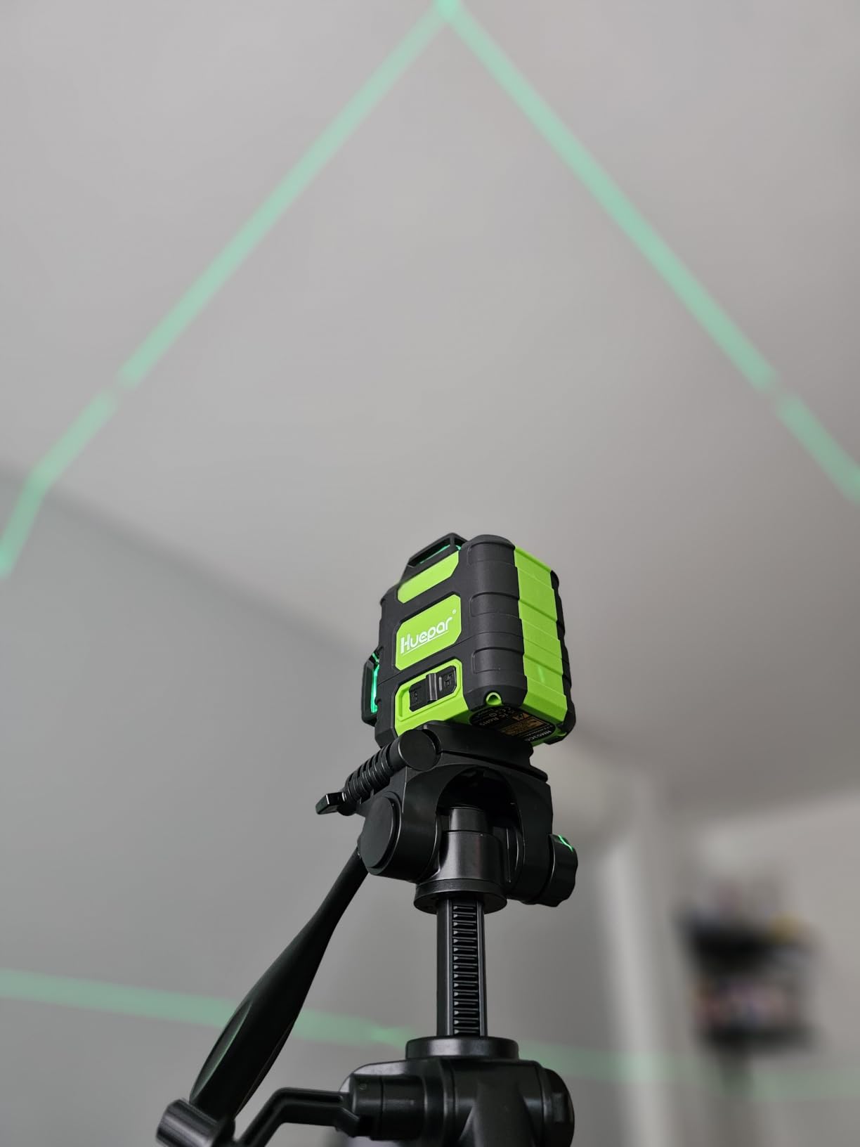 Huepar Laser Level 360 Self Leveling, Rechargeable Green Laser 3x360° Cross Line Lazer Leveler 3D Level Laser Tool -HM03CG customer photo 1