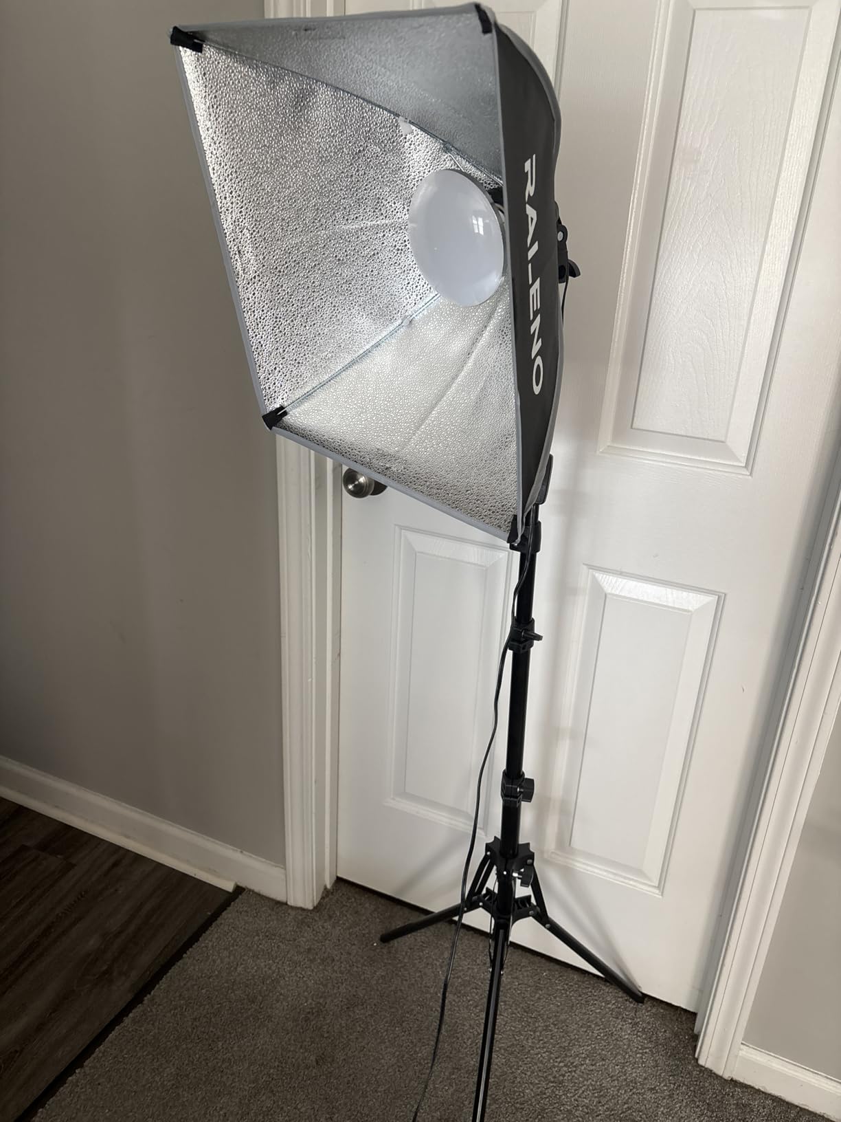RALENO Softbox Photography Lighting Kit, 16'' x 16'' Softbox Lighting for TikTok with LED Bulb (50W | 5500K | 97 CRI | TLCI≥97), Continuous Light for Video Recording & Photography Shooting customer photo 1