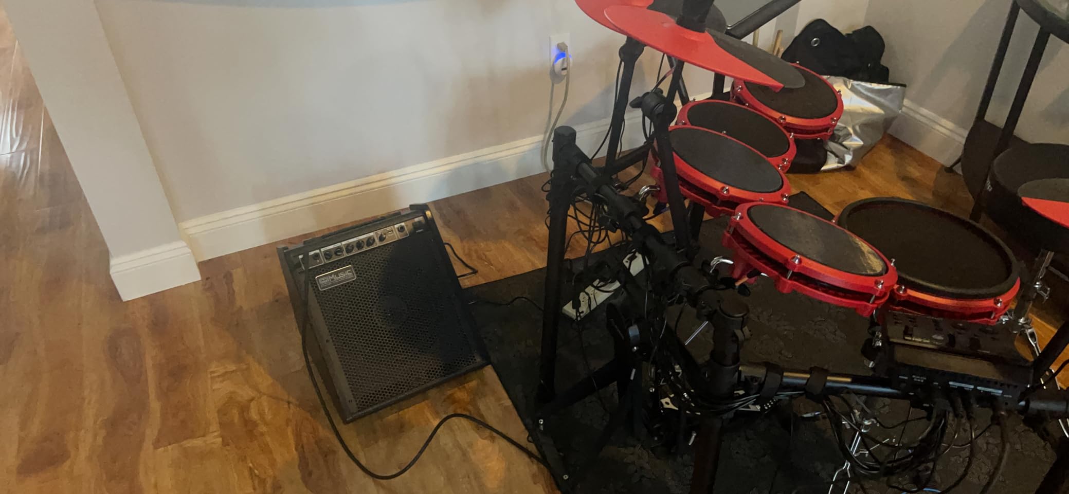 Coolmusic Electric Drum AMP 100-Watt Electronic Drum Amplifier DM100 Keyboard Speaker with Wireless Audio Connection, with 3-Band EQ and DI Out customer photo 1