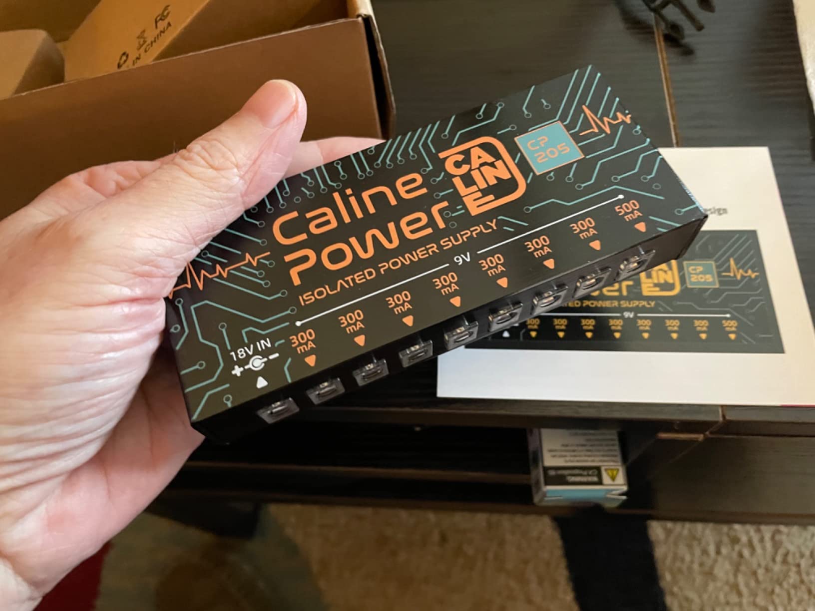 Caline CP-205 Guitar Pedal Power Supply, DC 9V True Isolated Pedalboard Power Supply with 8 Totally Isolated Outputs (300mA/500mA) customer photo 1