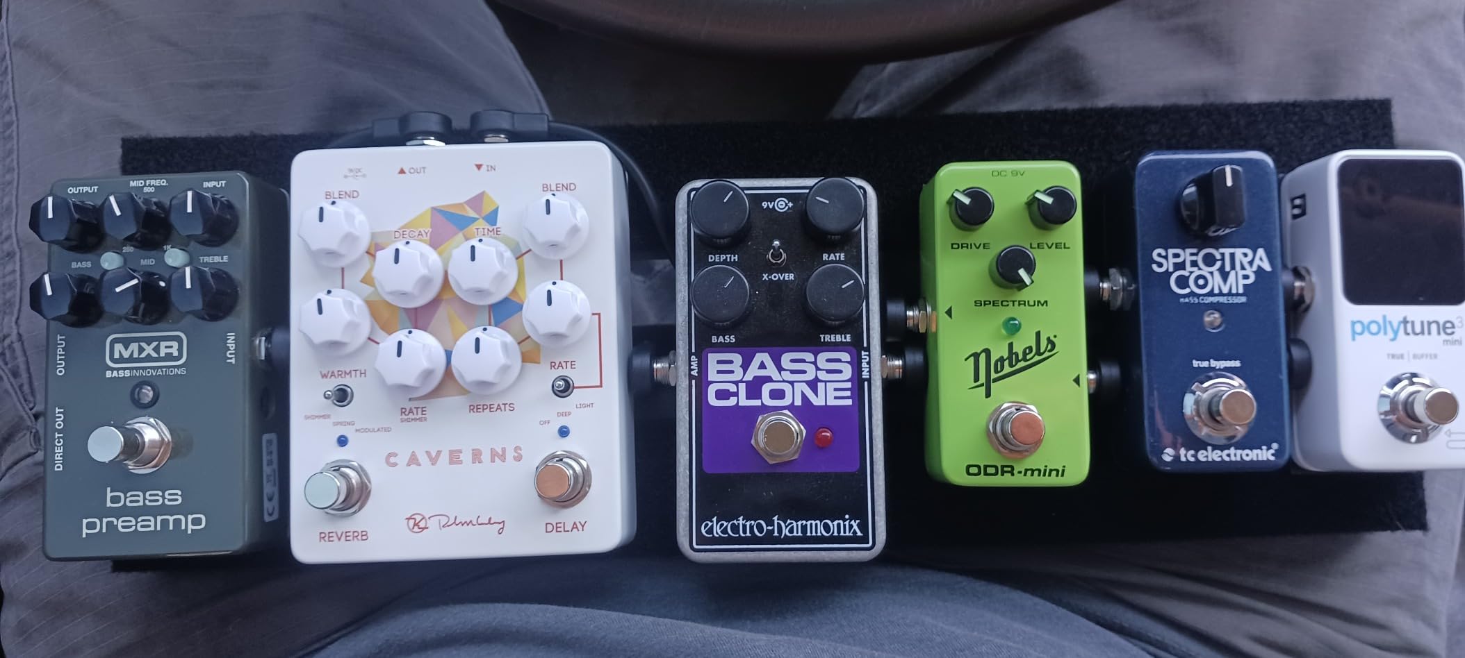 14/16-Inch Guitar Pedalboard Small : Hard-Anodized Aluminum, Light yet Ultra-Sturdy & Scratch-Resistant, Road-Ready Portable Board for 3-5 Pedals (16Inch) customer photo 2