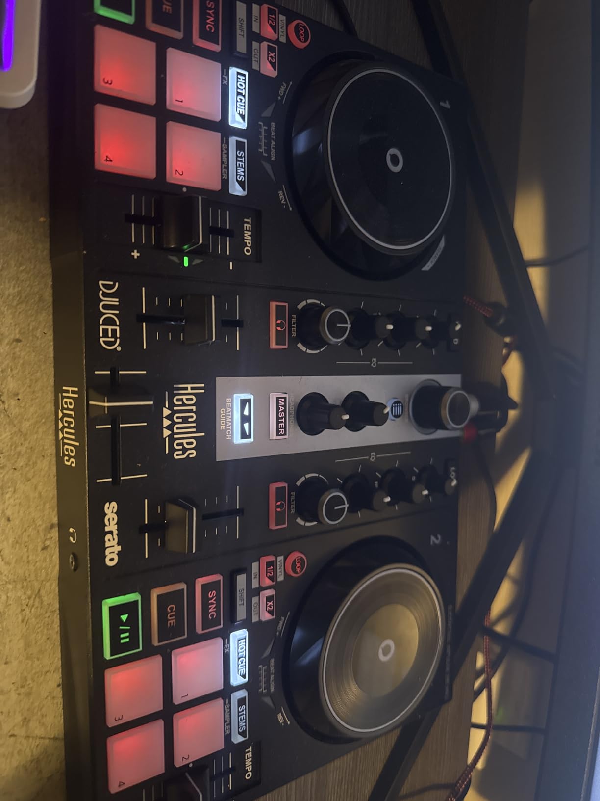 Hercules DJControl Inpulse 200 MK2 - Ideal DJ Controller for Learning to Mix customer photo 1