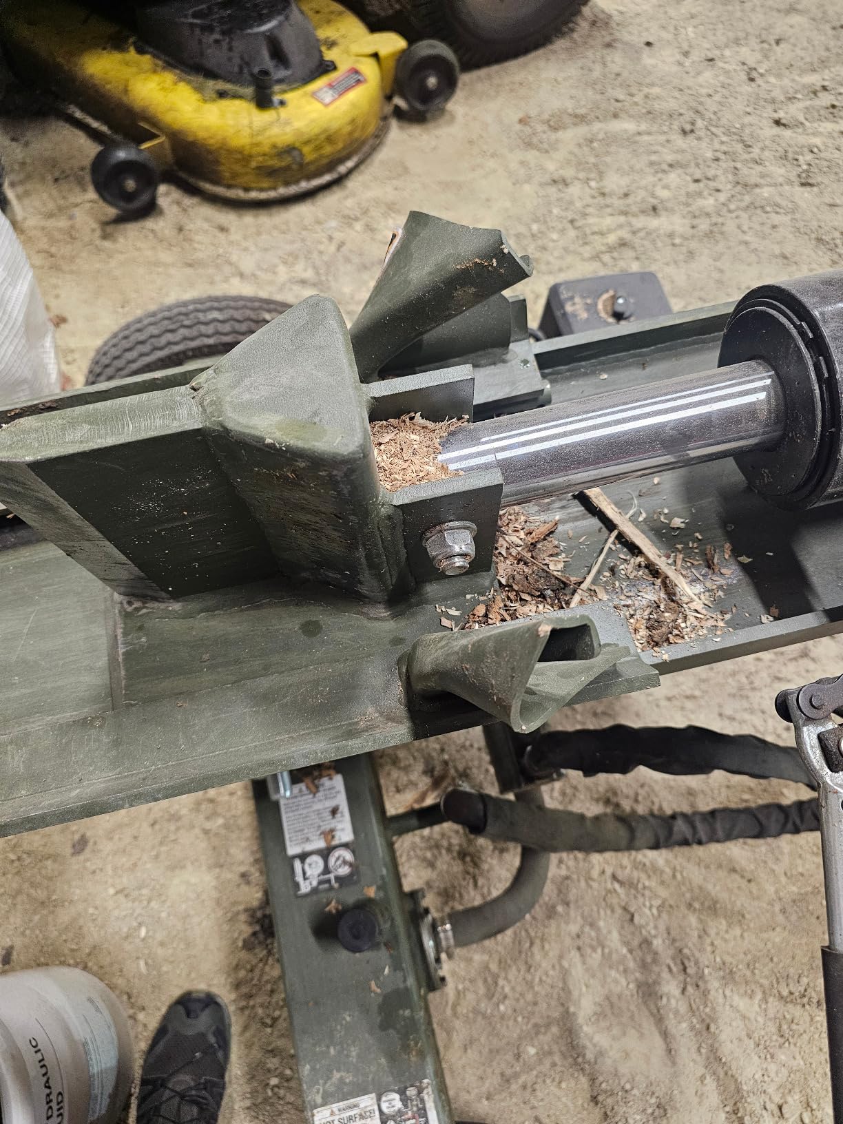 28 Ton Log Splitter-Full Boar Engine 212cc (49 State) customer photo 2