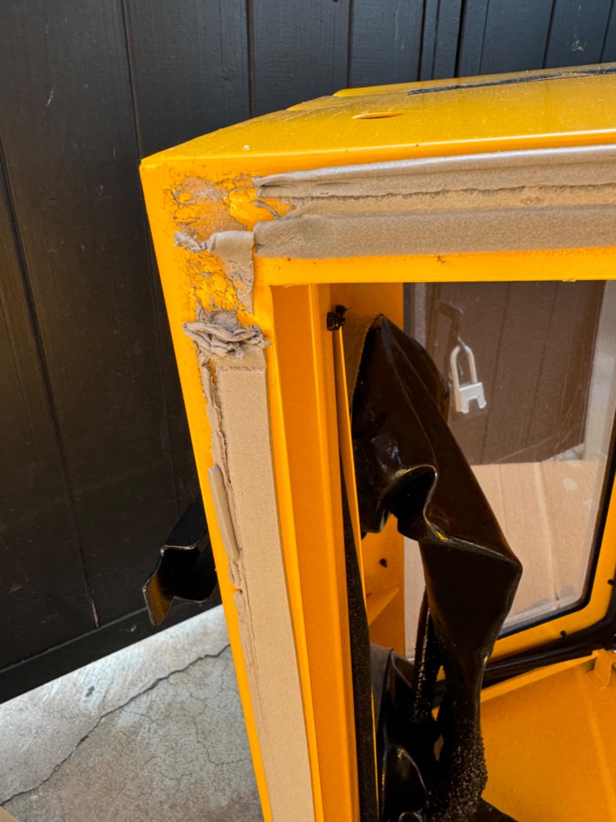 DEWALT Abrasive Blast Cabinet, Modular Standalone or Benchtop Sand Blasting Cabinet 20 CFM @ 90 PSI, Max Pressure 125 PSI (DXCM009-0370) customer photo 1