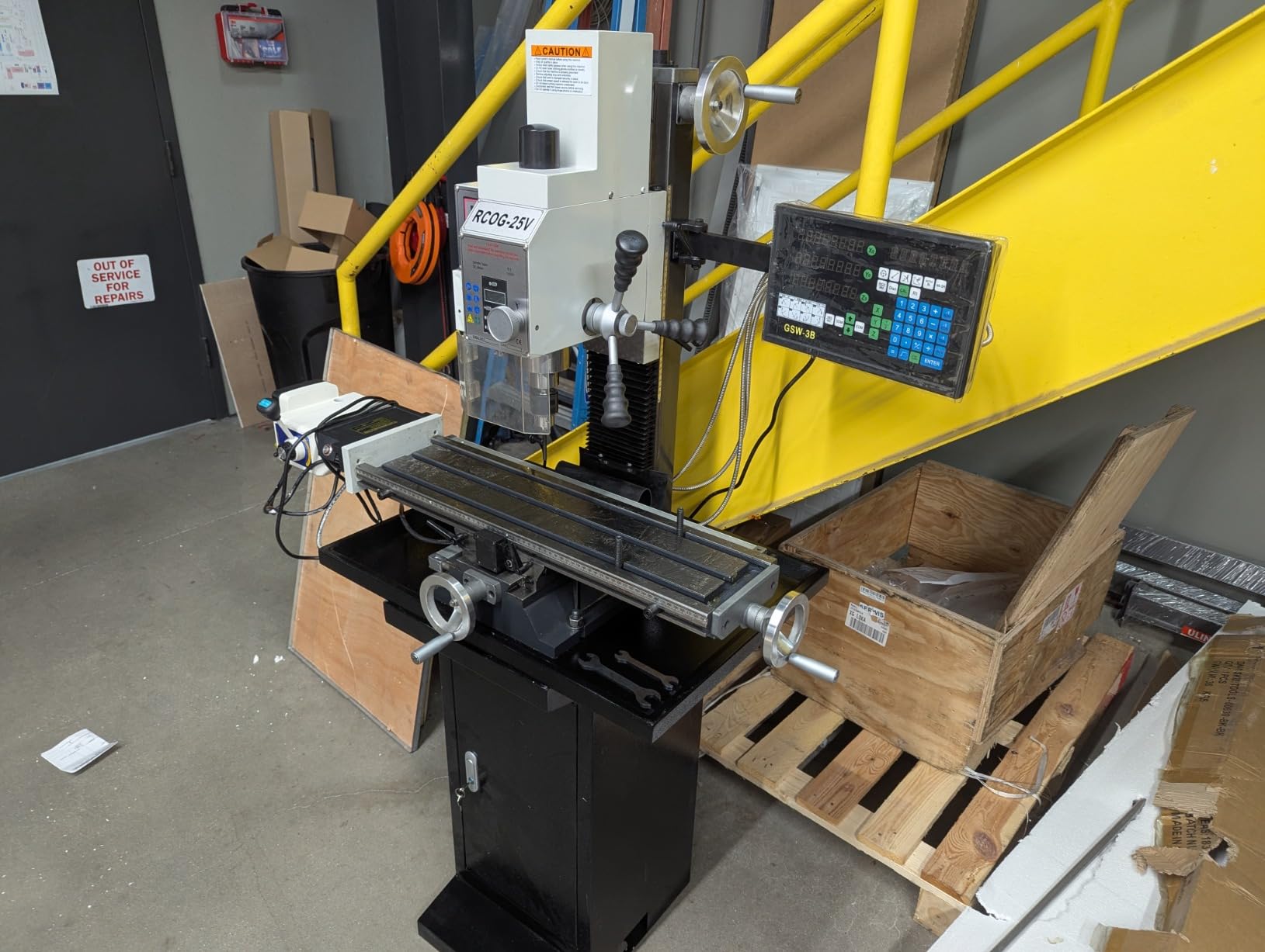 INTBUYING Mini Milling Drilling Machine 7''x27-1/5'' Benchtop Precision Mill Drill 1100W 50-2250RPM 3-Axis DRO with X Power Feed Bench Clamp for Metal/Wood/Plastic Drill Press with Stand 110V customer photo 1