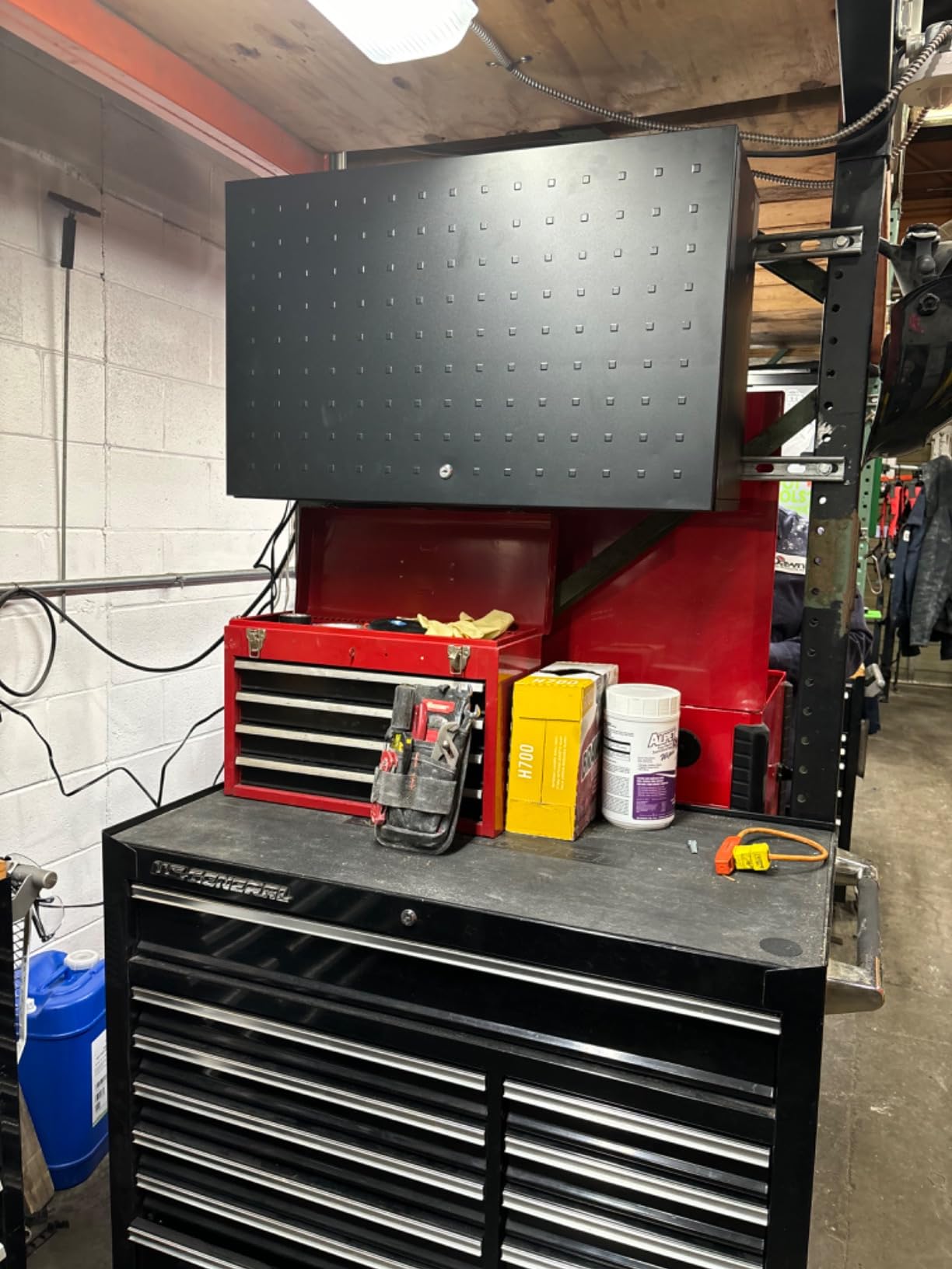 Garage Wall Cabinet, Metal Tool Cabinet with Lock & Adjustable Shelf | 20
