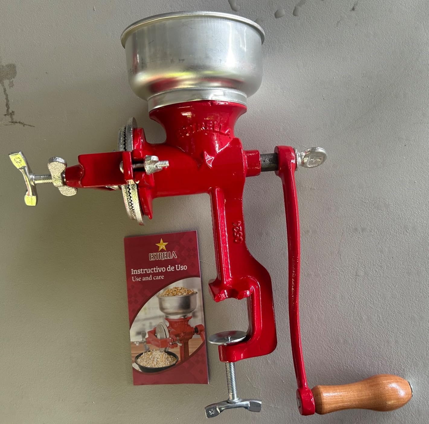 Estrella Cast Iron Manual Corn Grinder, Hand Grain Mill, Molino de Maiz Manual, Red Molino for Corn, Nixtamal, Masa, Coffee & Spices customer photo 1