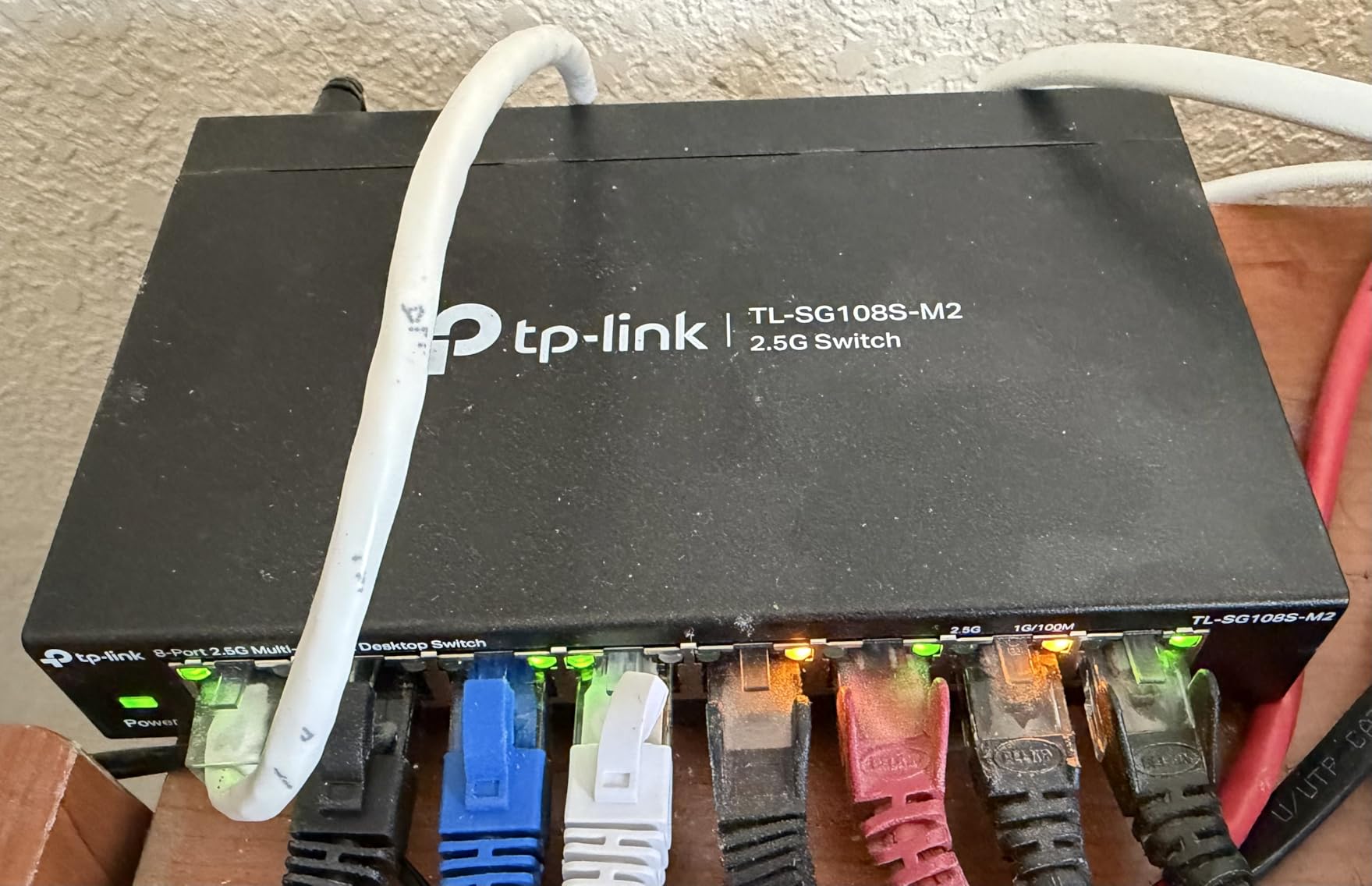 TP-Link TL-SG108S-M2 | 8-Port Multi-Gigabit 2.5G Ethernet Switch | Unmanaged Network Switch | Ethernet Splitter | Plug & Play | Desktop/Wall Mount | Silent Operation customer photo 2