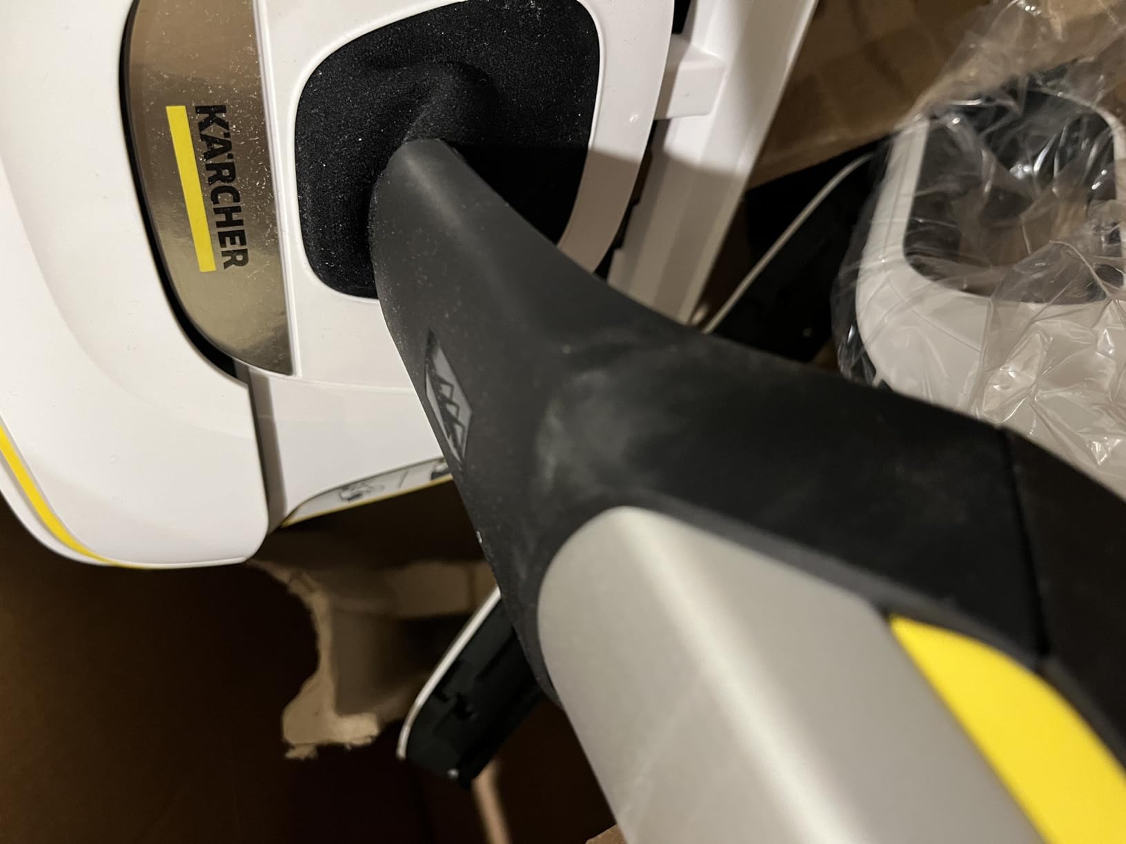 Kärcher FC 7 Cordless All-in-One Hard Floor Cleaner with 4-Roller Technology for Simultaneous Wet and Dry Debris Removal customer photo 1