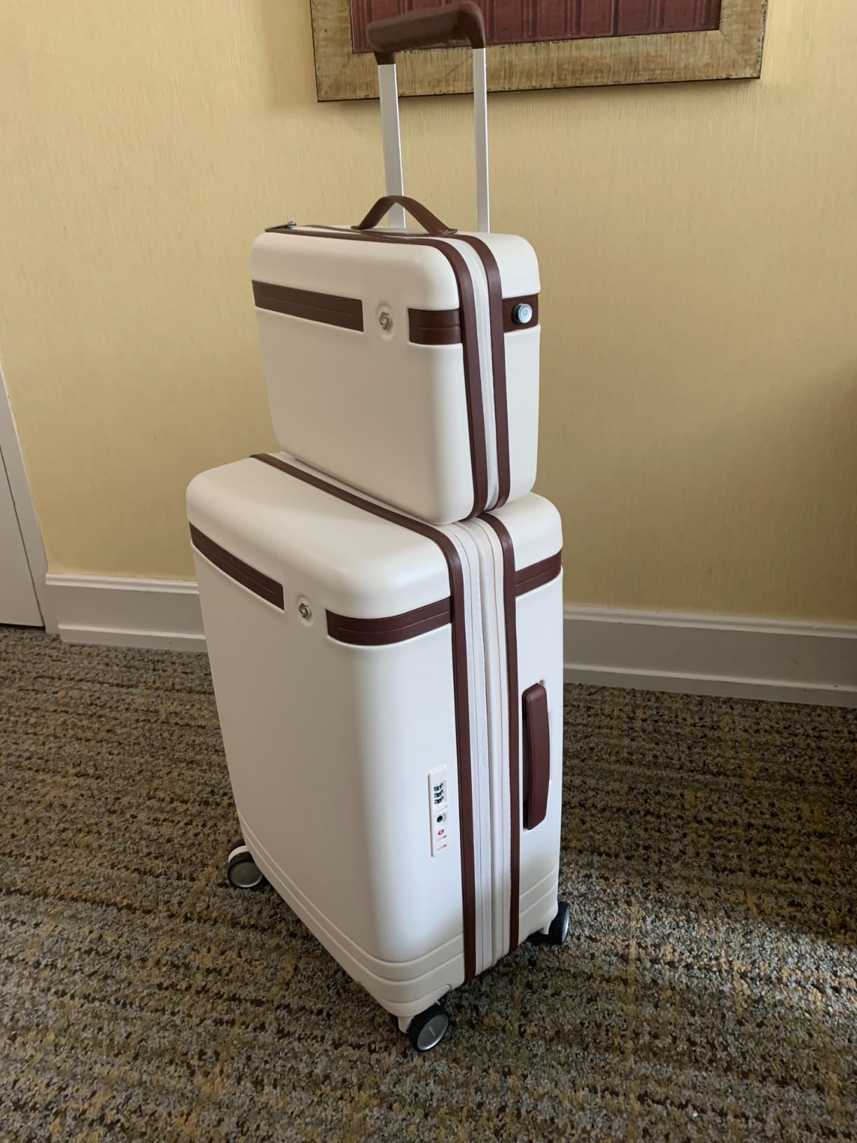 Virtuosa Hardside 21 Inch Carry On Luggage - Airline Approved with 360 Spinner Wheels, RightHeight Adjustable Handle - Zippered WetPak - TSA Lock - Expandable Light Polycarbonate Shell - Navy customer photo 2