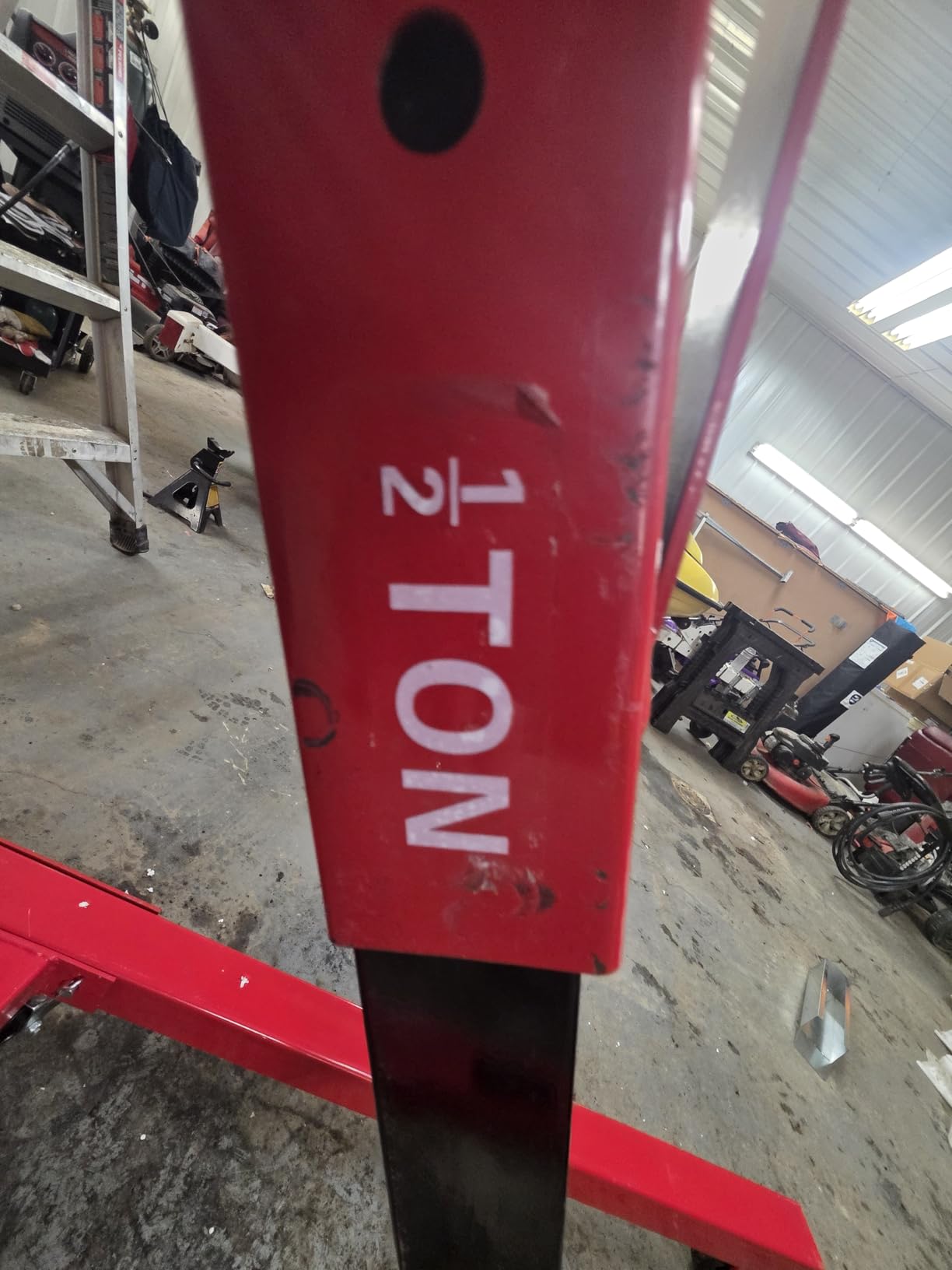 2 Ton Engine Hoist Foldable Cherry Picker, Heavy Duty Engine Lift Hoist | 4400 lbs Foldable Hydraulic Shop Crane w/Telescopic Boom & 6 Swivel Casters for Auto Repair Garage Workshop (Red) customer photo 2