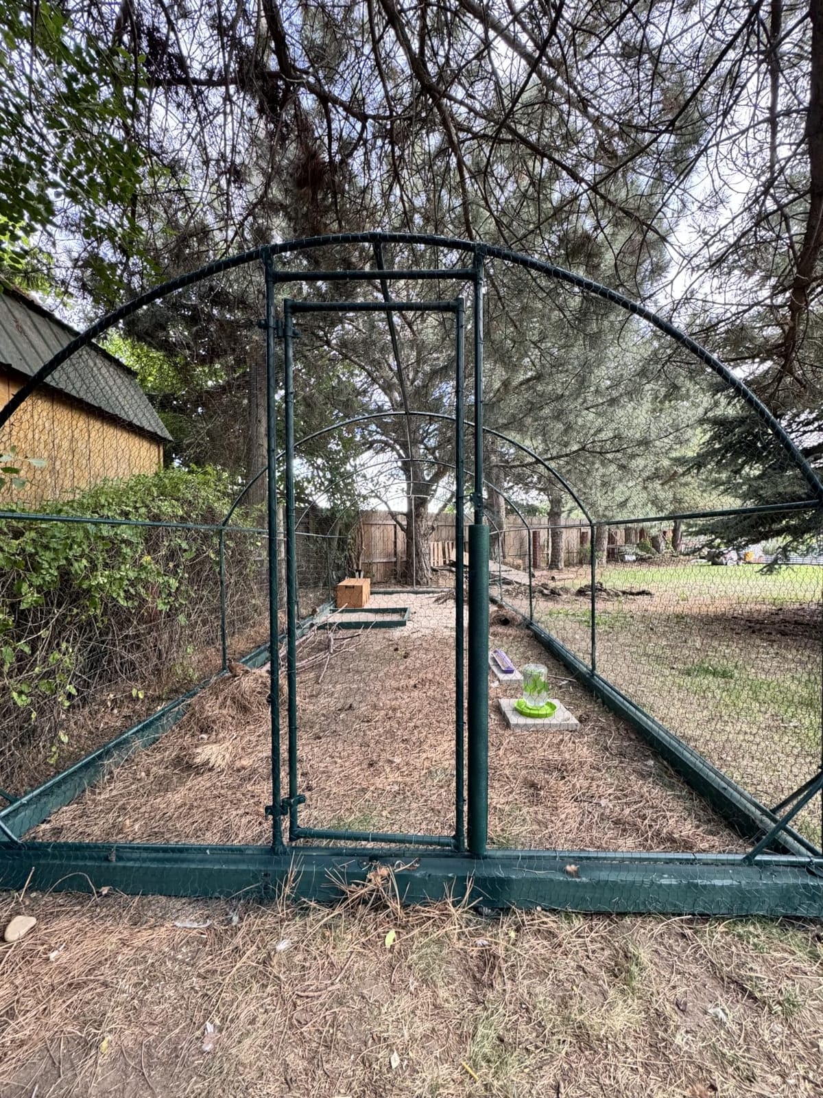 Large Metal Chicken Coop Round Top Upgrade Tri-Supporting Wire Mesh Chicken Run, Chicken Pen with Water-Resident and Anti-UV Cover, Duck Rabbit House Outdoor (25'L x 9'W x 6.5'H) customer photo 2