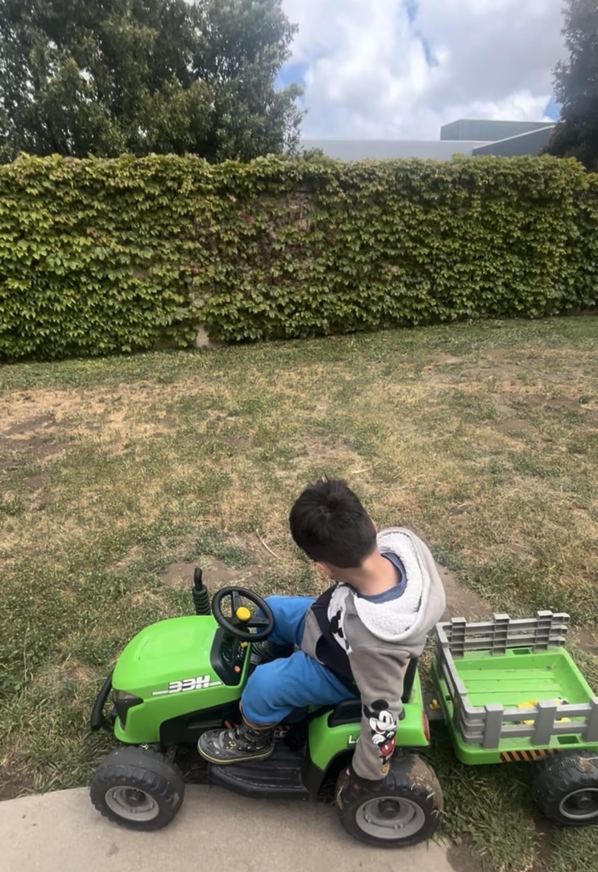 24V Ride On Tractor w/Tiltable & Detachable Trailer, 2x75W Motors, EVA Tires, Remote Control, Bluetooth, Shifter, Music, 24V Ride on Toys for Kids (Green) customer photo 1