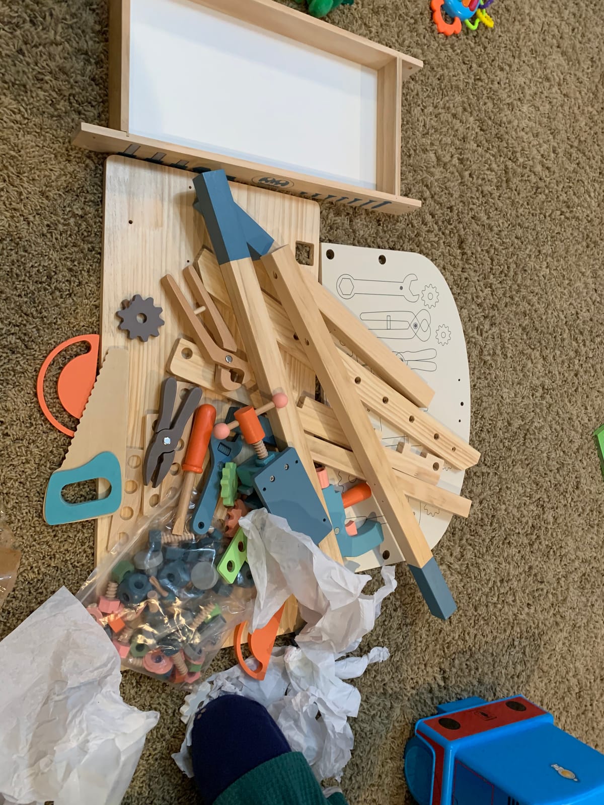 Kids Tool Set, Wooden Tools Bench with Apron Toddler Toy Workbench with Realistic Tools Electric Drill STEM Construction Toy customer photo 2
