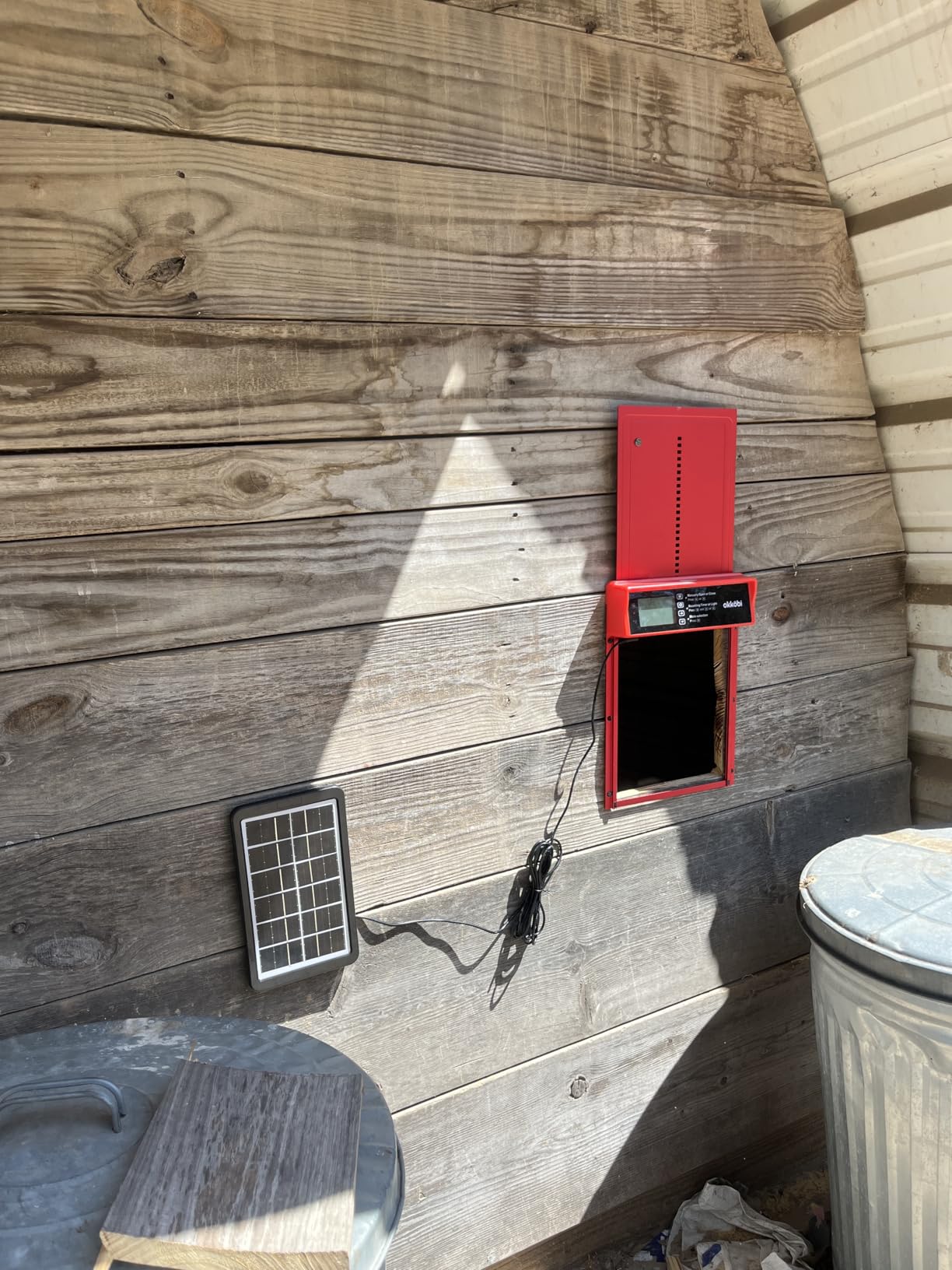 Okkobi Automatic Chicken Coop Door Solar Powered - LCD Display - Chicken Coop Door with Remote Control, Light Sensor & Timer - Anti-Pinch Function - 5-Year Protection - Grey customer photo 2