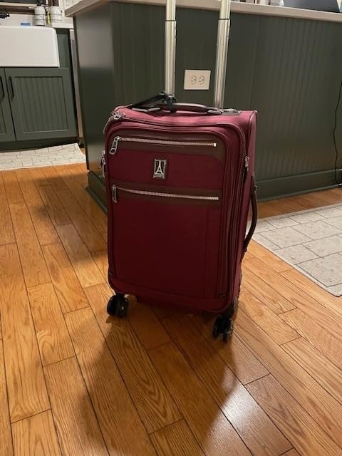 Travelpro Platinum Elite Softside Expandable Checked Luggage, 8 Wheel Spinner Suitcase, TSA Lock, Men and Women, Dark Blue, Checked Medium 25-Inch customer photo 2