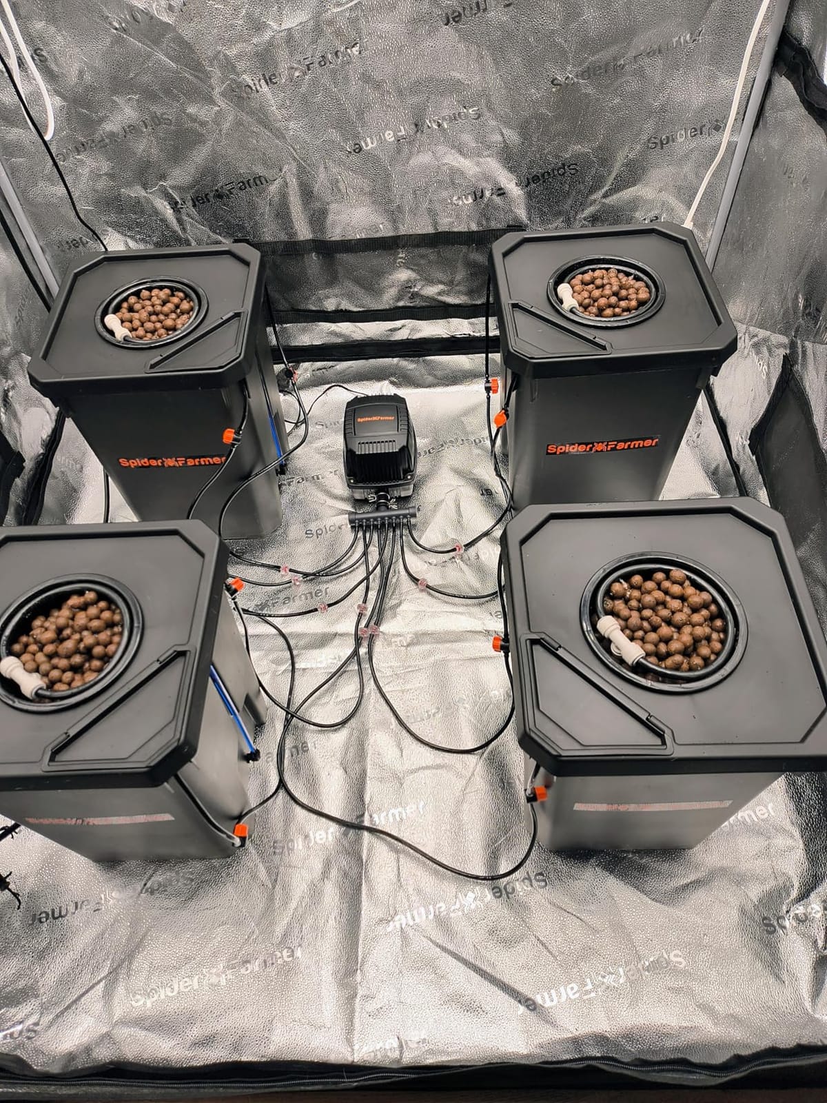 Spider Farmer DWC Hydroponics Growing System Kit 2 Buckets for Indoor Plant | 7-Gallon Deep Water Culture, New Triangular Cover Design, Recirculating Drip Gardening System with Top Drip Kit, 8W Air Pump customer photo 2