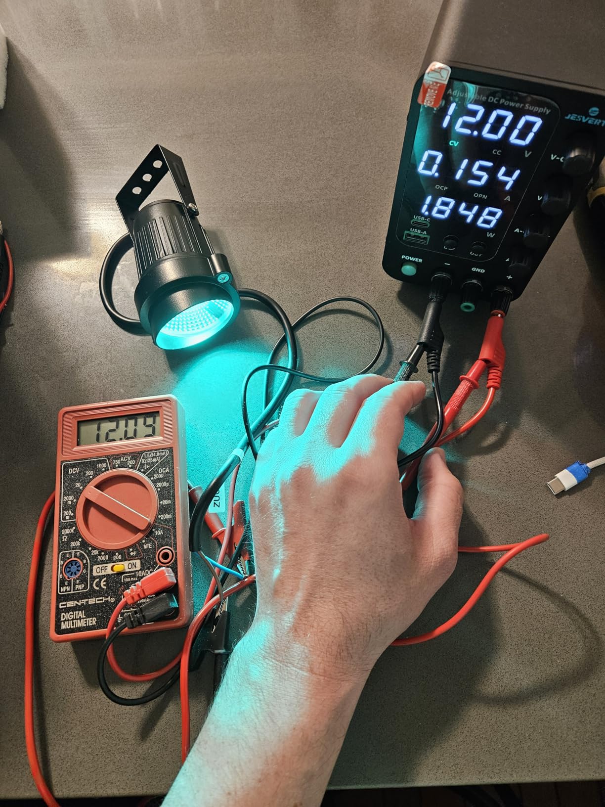 DC Power Supply Variable, 0-60V 0-5A Switching Bench Power Supply with 20W USB & Type-C Quick-Charge, Encoder Coarse & Fine Adjustment Knob, Output Switch, 4-Digit LED Display - SPS-6005V customer photo 2