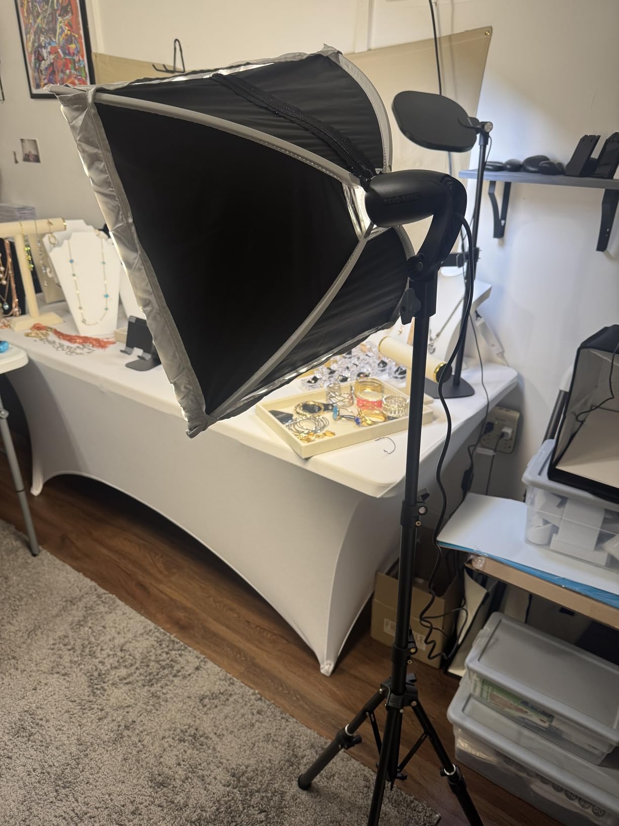 LINCO Lincostore Softbox Photography Lighting Kit with Professional 85W LED Bulbs, Studio Lights for Photography/Video Recording/Live Streaming (16'' x 16'' Professional Softbox Lighting Kit) customer photo 1